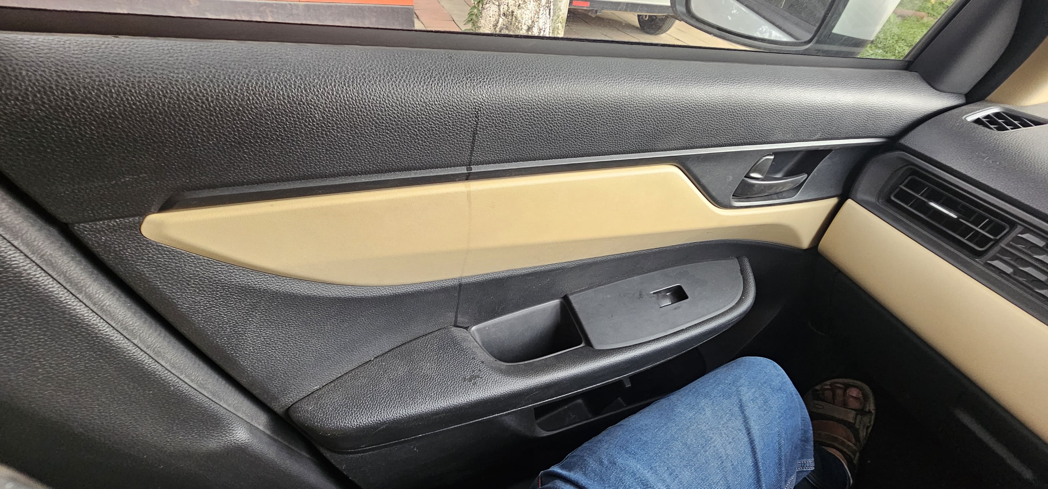 Honda Amaze 3RD Gen V MT for sale in 209, Aadrash Gram, Rishikesh, Dehradun, Uttrakhand-249201 Dehradun — photo 6
