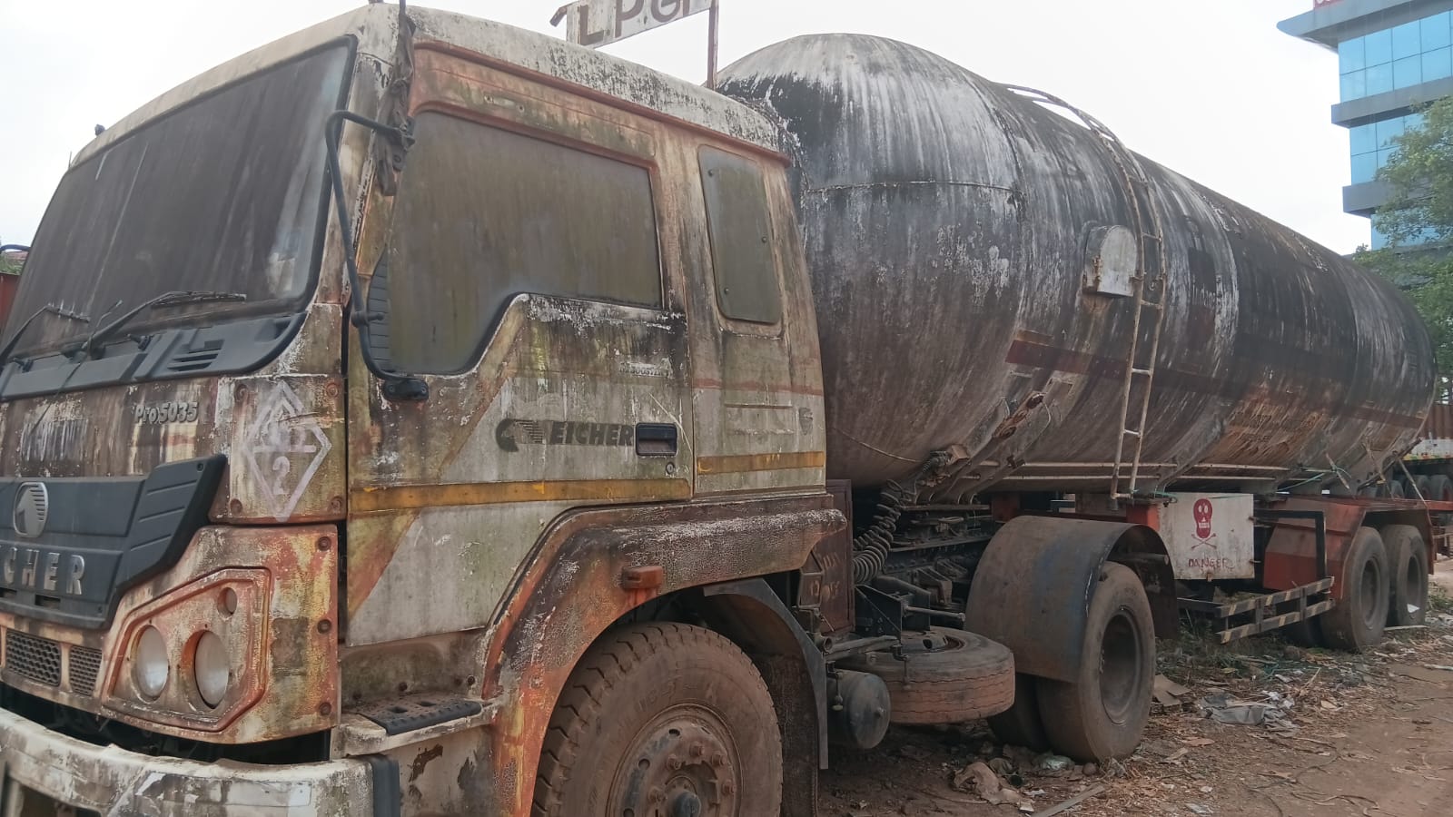 COMMERCIAL VEHICLE : TANKER for sale in MANDYA Mandya — photo 2