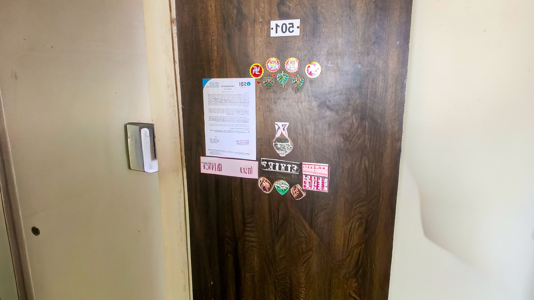 1 BHK Flat for sale in Damodar Bhavan CHSL, Walkeshwar Mumbai — photo 1