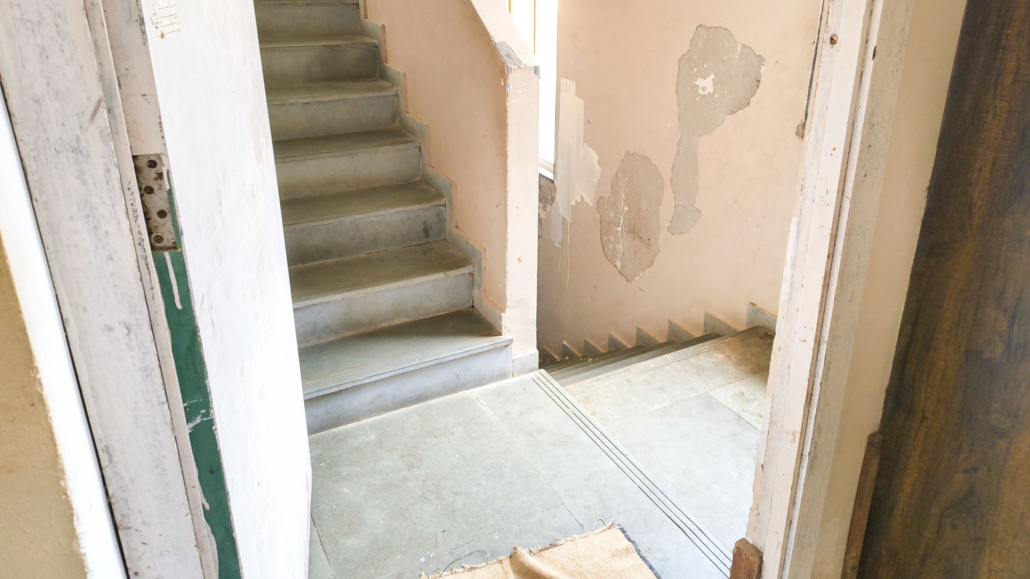 1 BHK Flat for sale in Damodar Bhavan CHSL, Walkeshwar Mumbai — photo 13