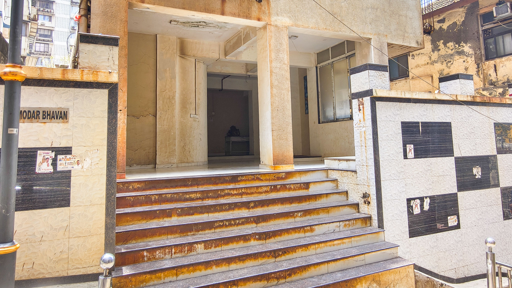 1 BHK Flat for sale in Damodar Bhavan CHSL, Walkeshwar Mumbai — photo 16