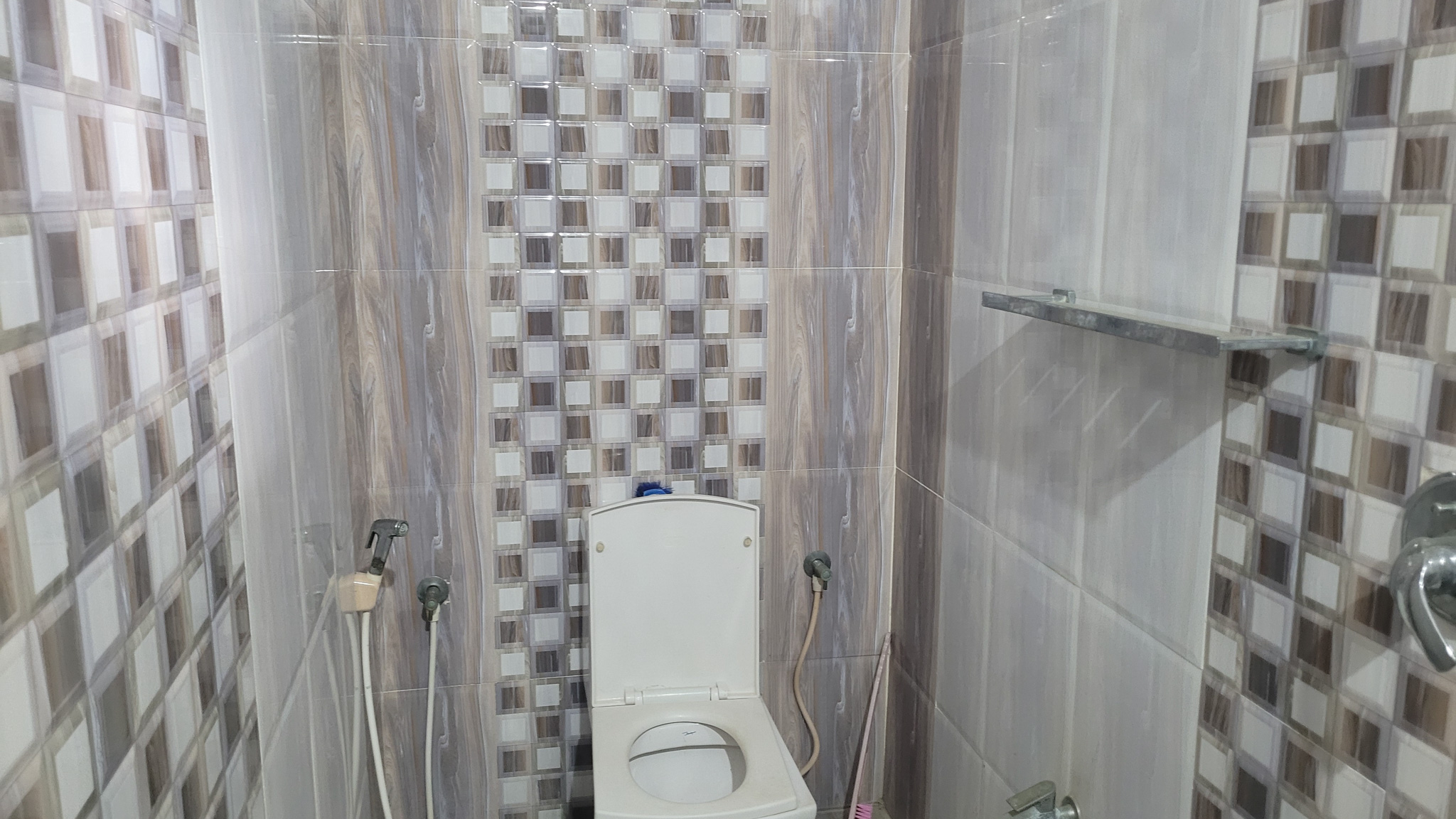 1749 square feet Individual House for sale in Sy.No: 721, D.No: : 23-6-19/8, Munireddy Nagar, Near Padmavathi Mahila University, Tirupati Town, Tirupati Municipal Corporation, Tirupati Urban Mandal, Tirupati Dist, AP, Munireddy Nagar Residential Area — photo 4