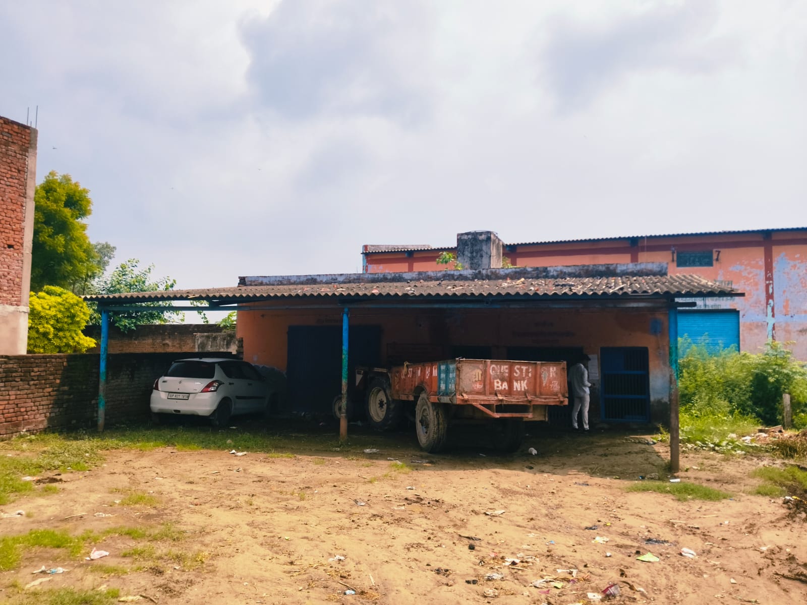 1620 square meter Godowns for sale in Aligarh Etah — photo 1