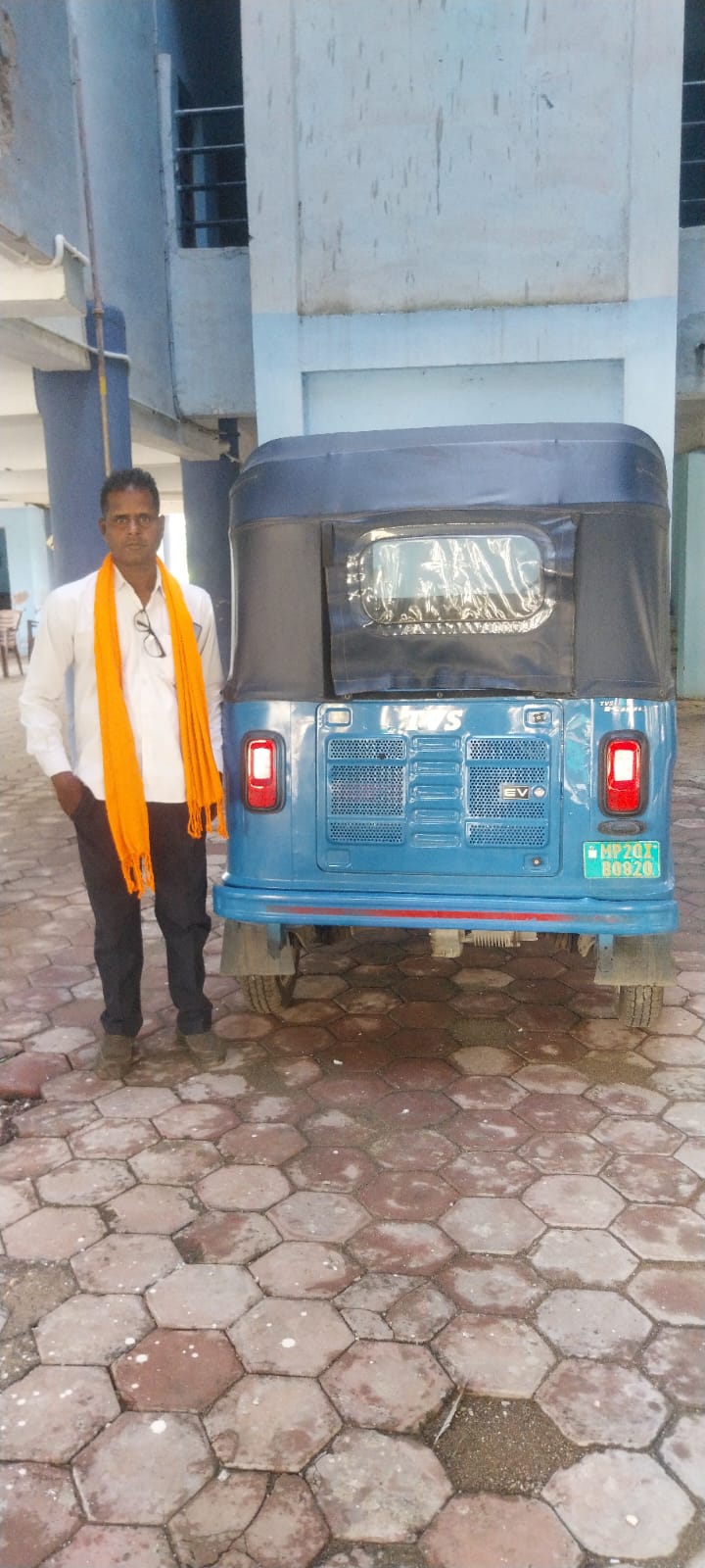 2025 Mini Metro EV Mini Metro Electric Passenger Passenger E-rickshaw 350 km less than 1 year for sale in Bank of india officer Quater Jabalpur — photo 1