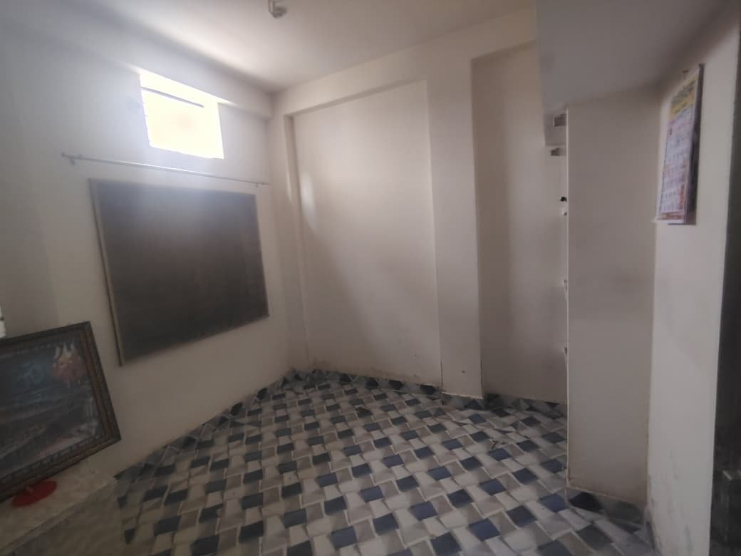 450 square feet Flat for sale in Dhanwantri Nagar Indore — photo 3