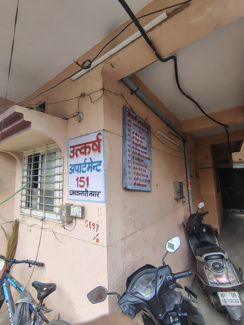 450 square feet Flat for sale in Dhanwantri Nagar Indore — photo 4