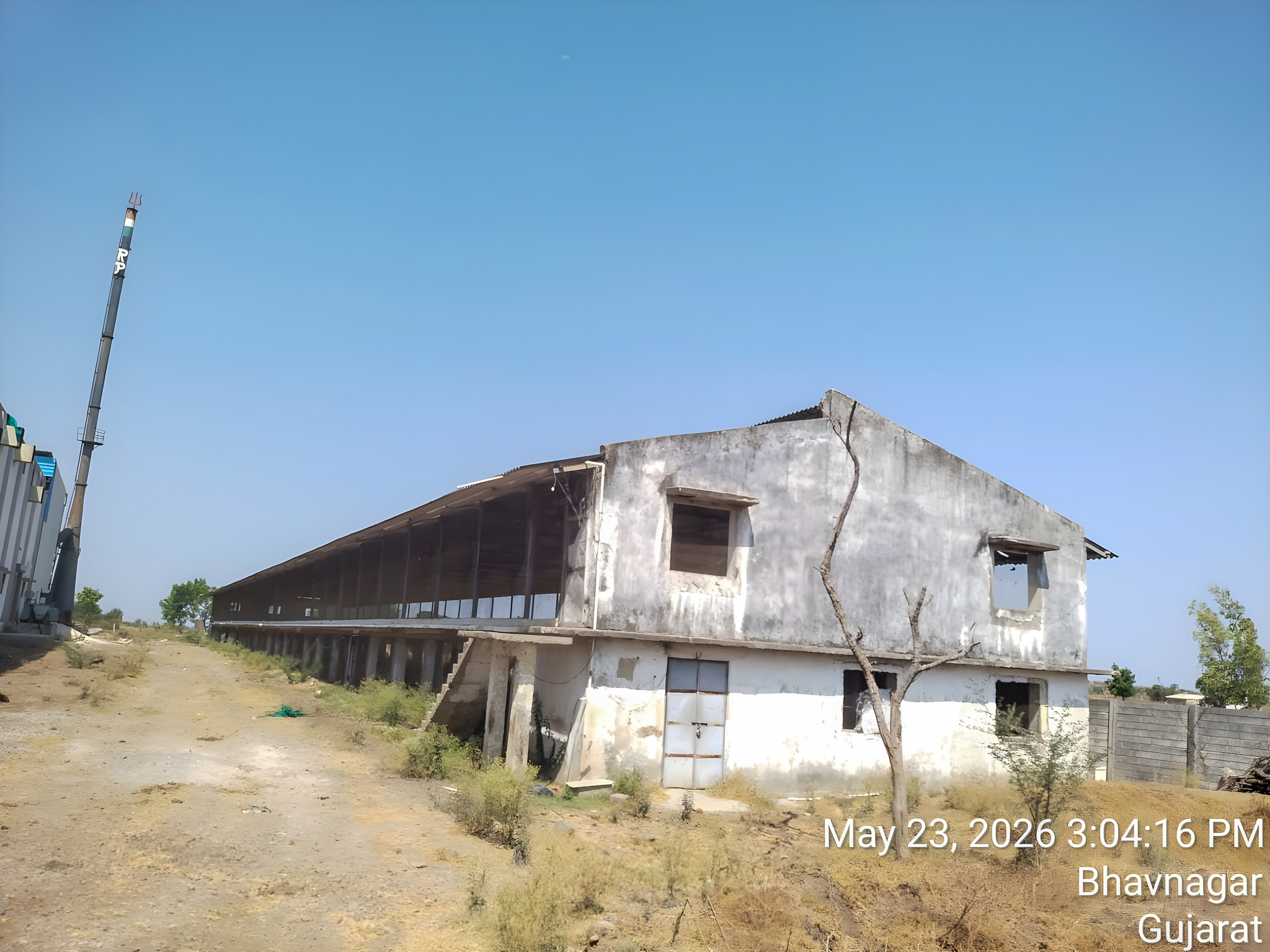 Industrial Plot with Factory Building for sale in MAHUVA Katpar — photo 1