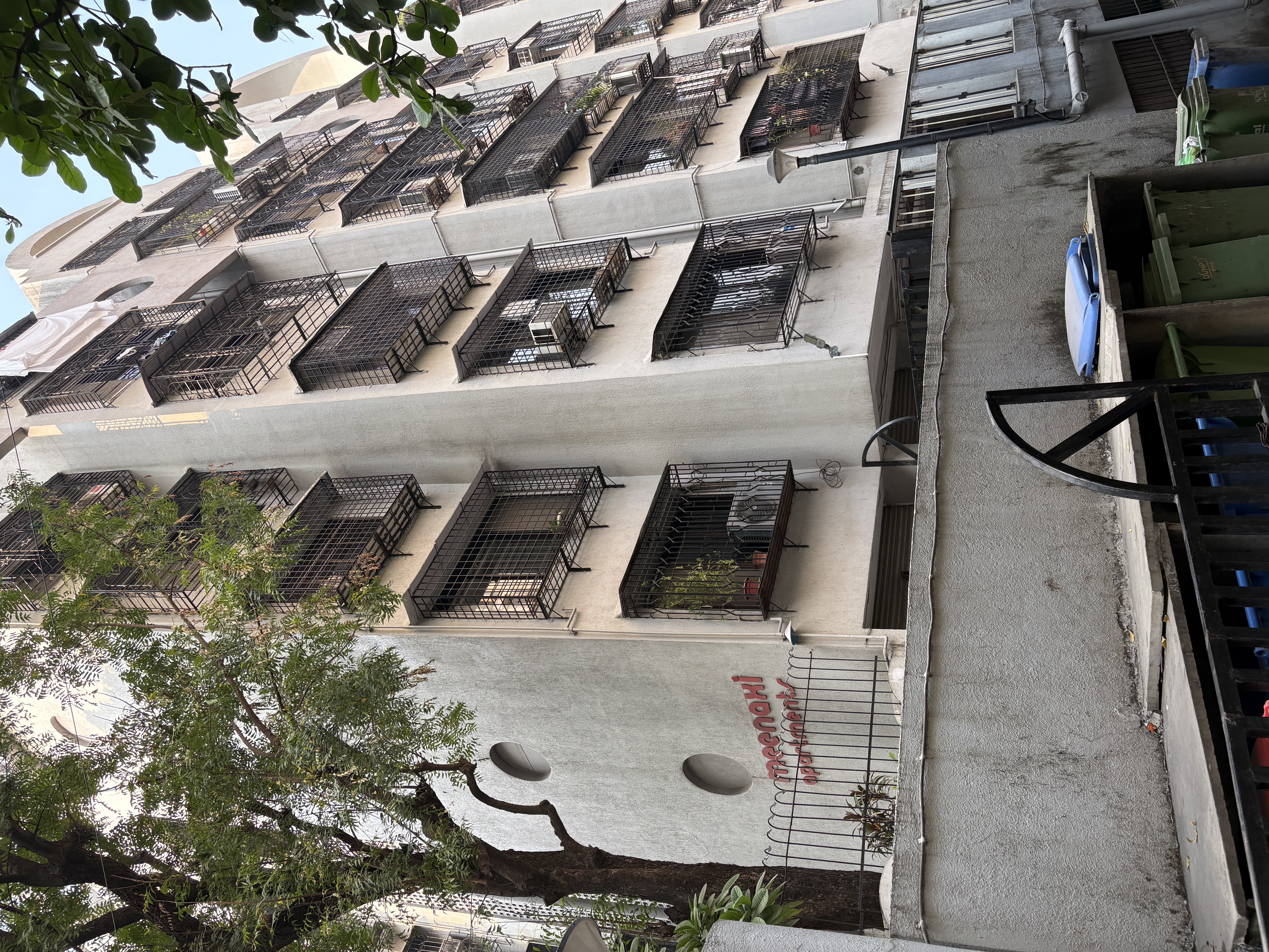 2 BHK Flat for sale in Meenaxi Appartment, GOREGAON EAST Mumbai — photo 1