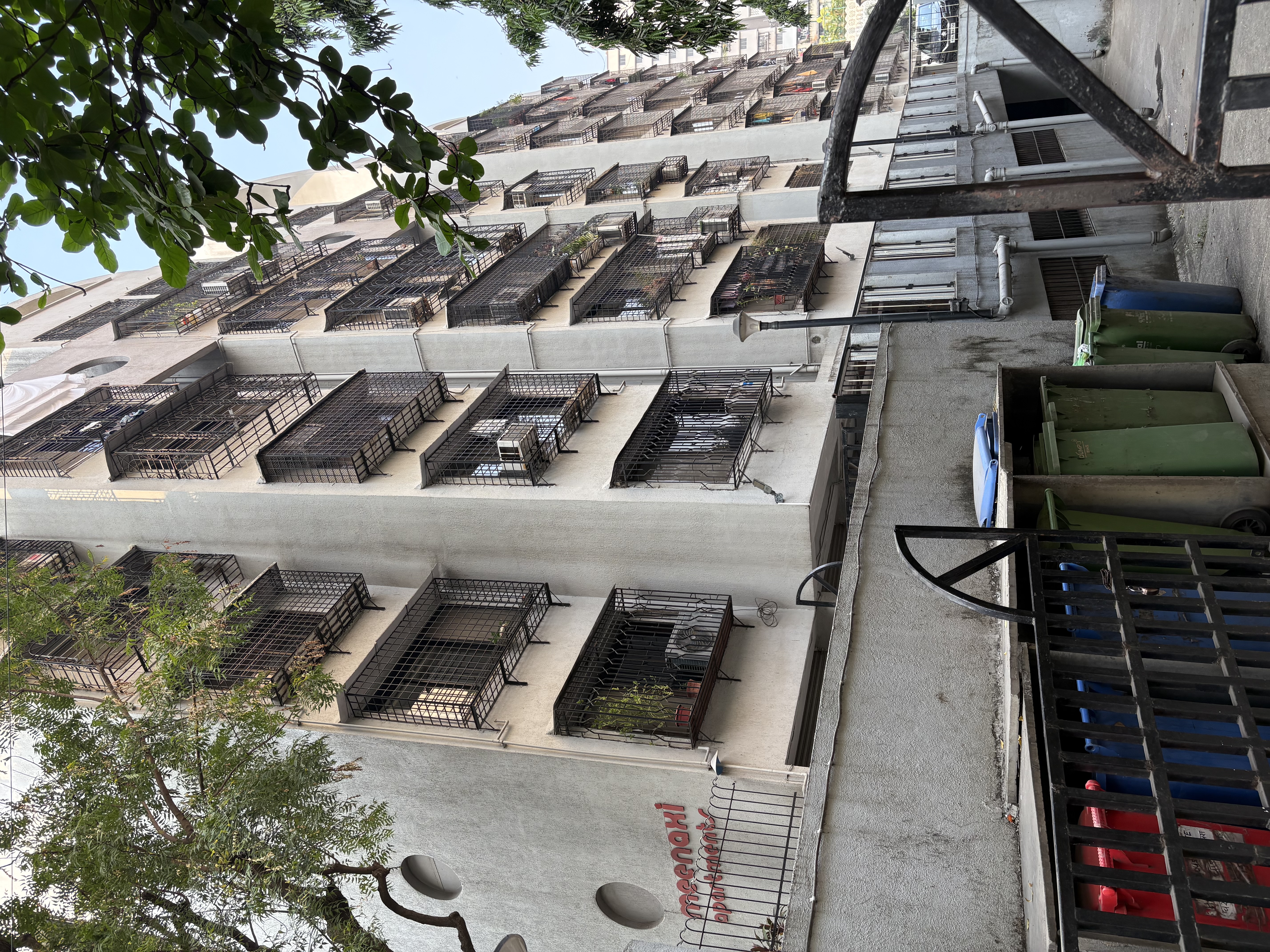 2 BHK Flat for sale in Meenaxi Appartment, GOREGAON EAST Mumbai — photo 3