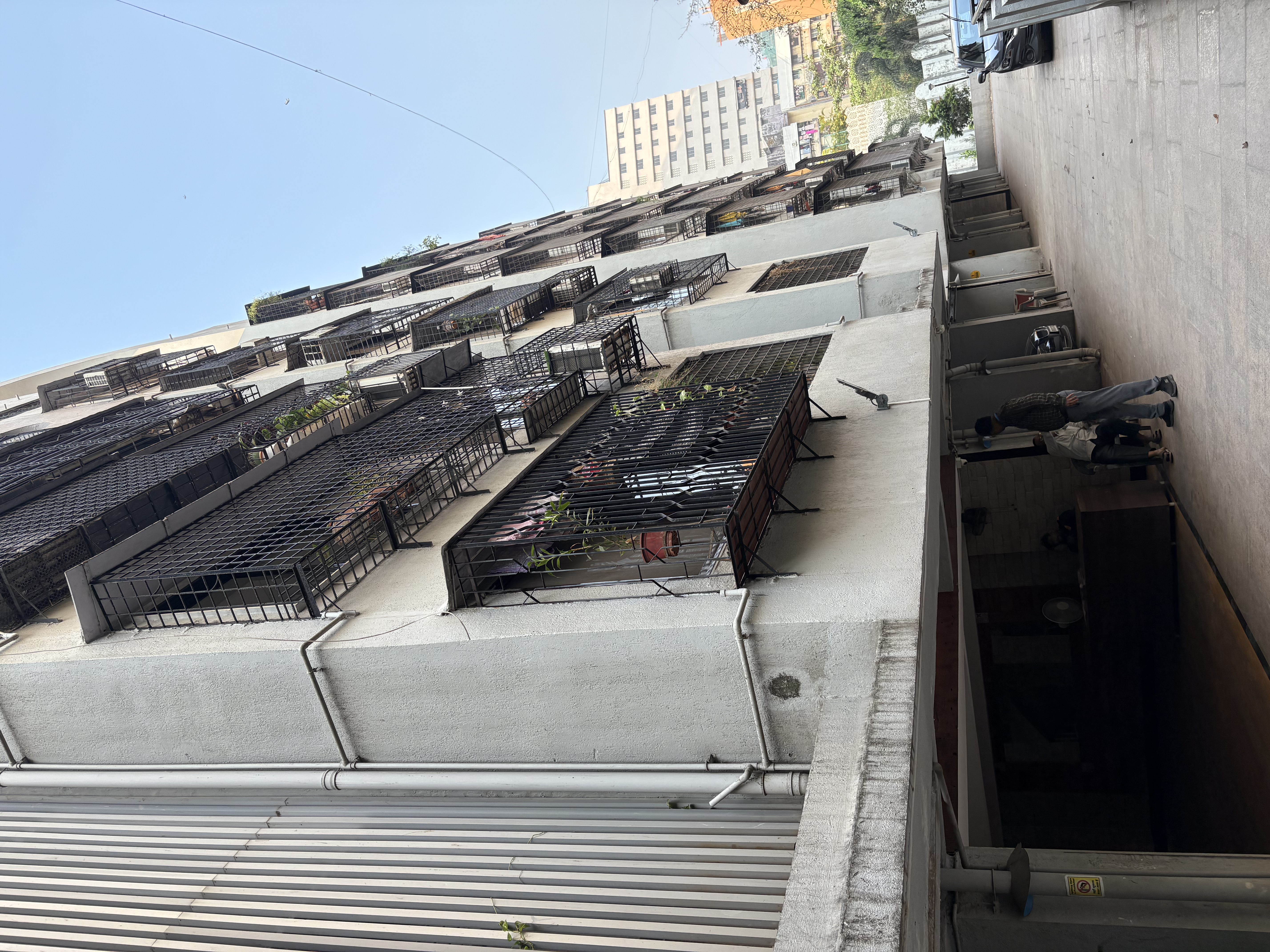 2 BHK Flat for sale in Meenaxi Appartment, GOREGAON EAST Mumbai — photo 2