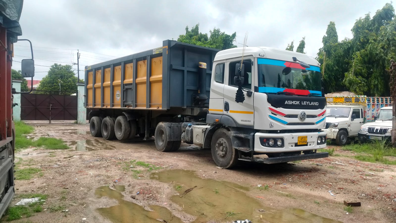 2025 Ashok Leyland AVTR 5525 Tractor Trailer 102213 km 1 year for sale in BAJAJ GARAGE Prayagraj — photo 7