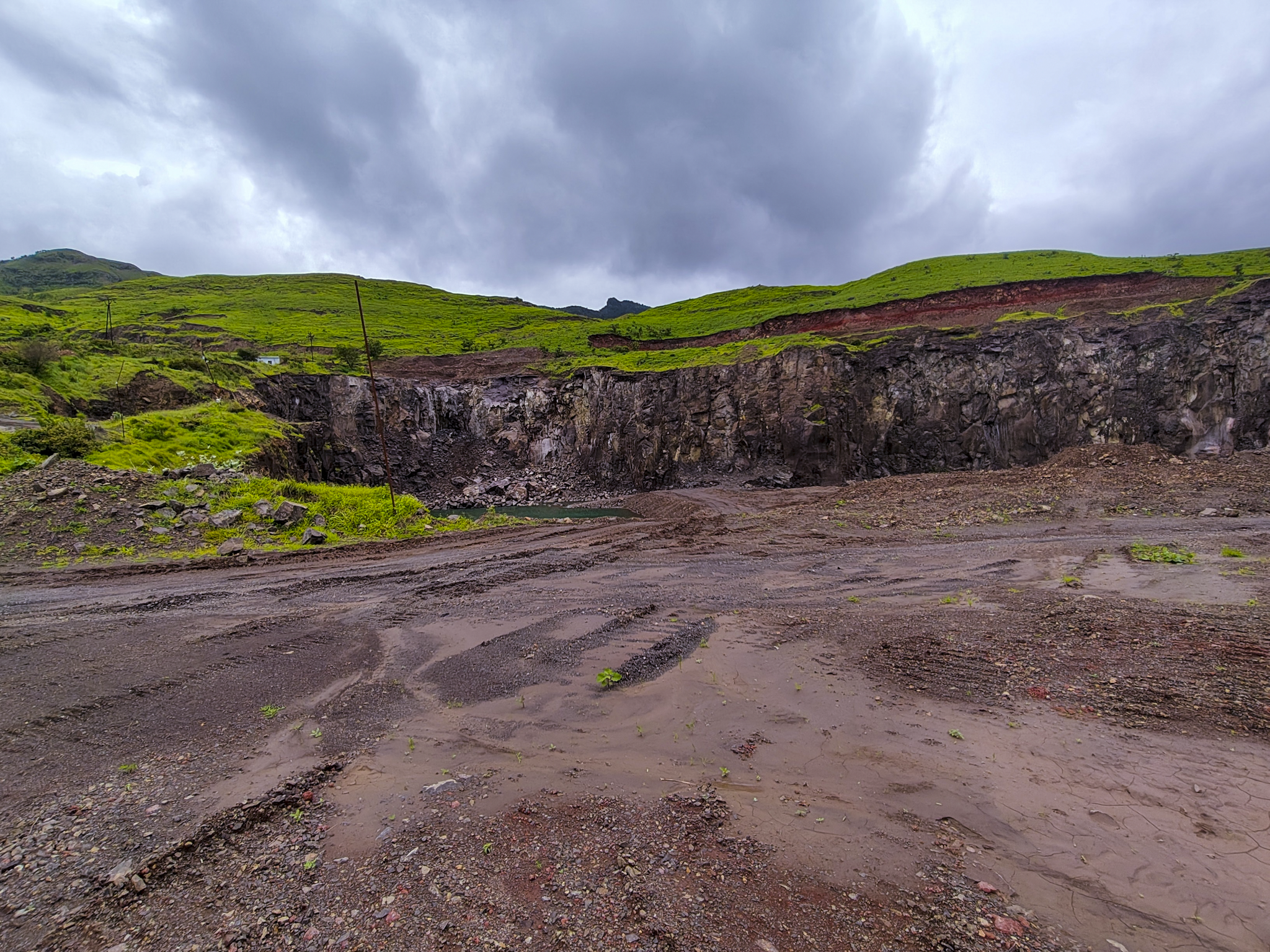22000 square meter Quarry Land with machinery for sale in Sasvad — photo 8