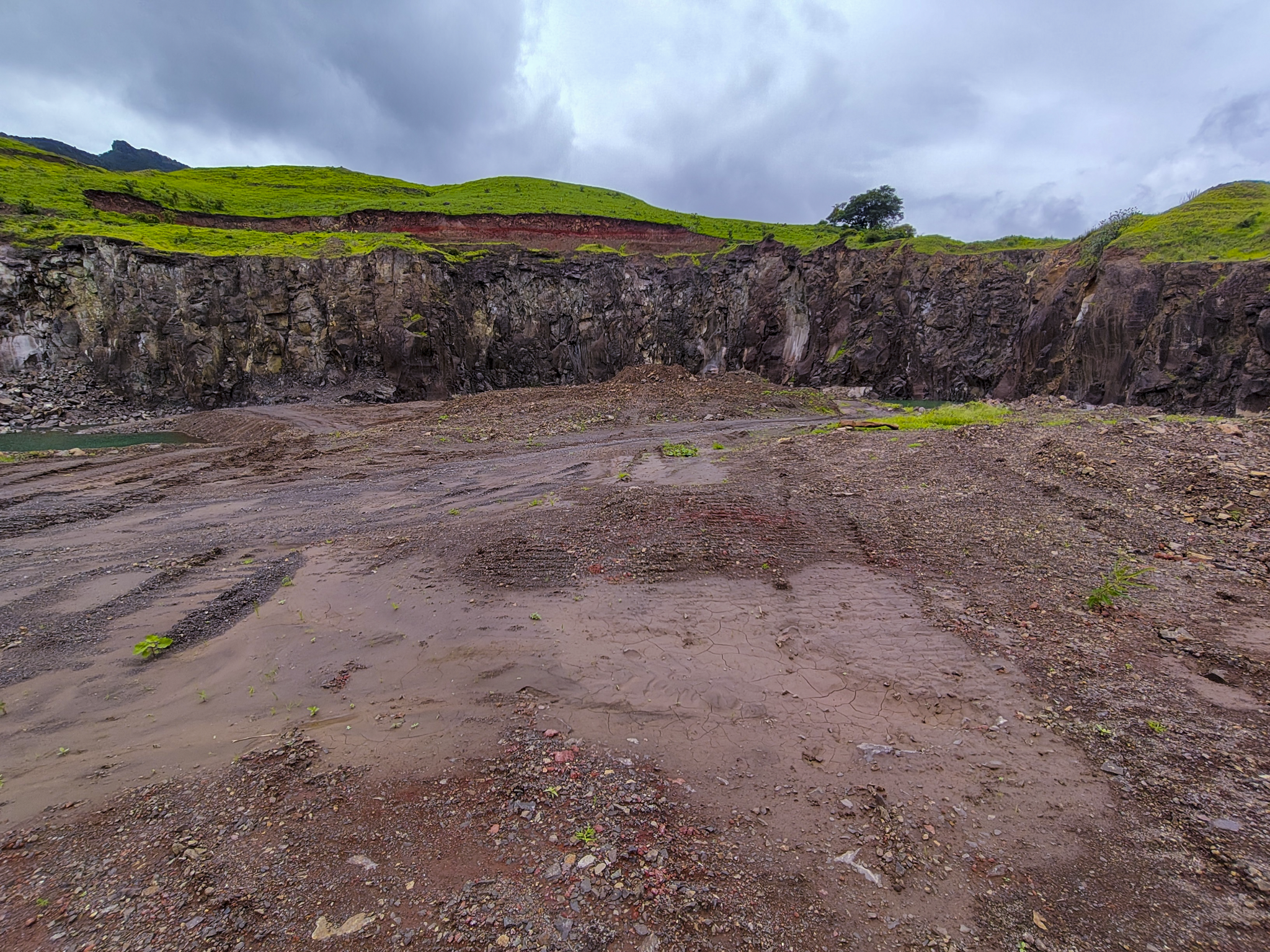 22000 square meter Quarry Land with machinery for sale in Sasvad — photo 7