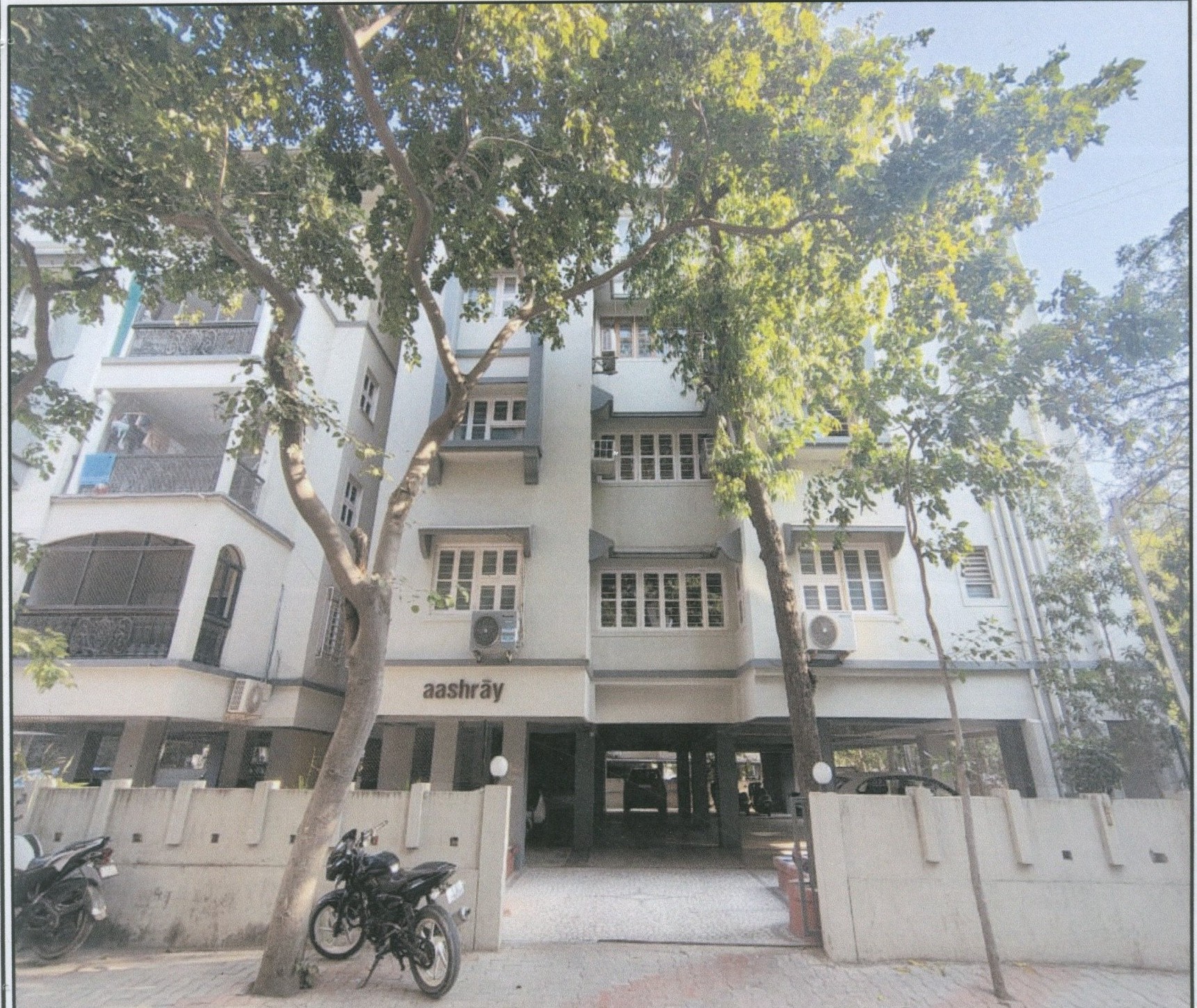 156.35 square meter Flat for sale in Ahmedabad — photo 1