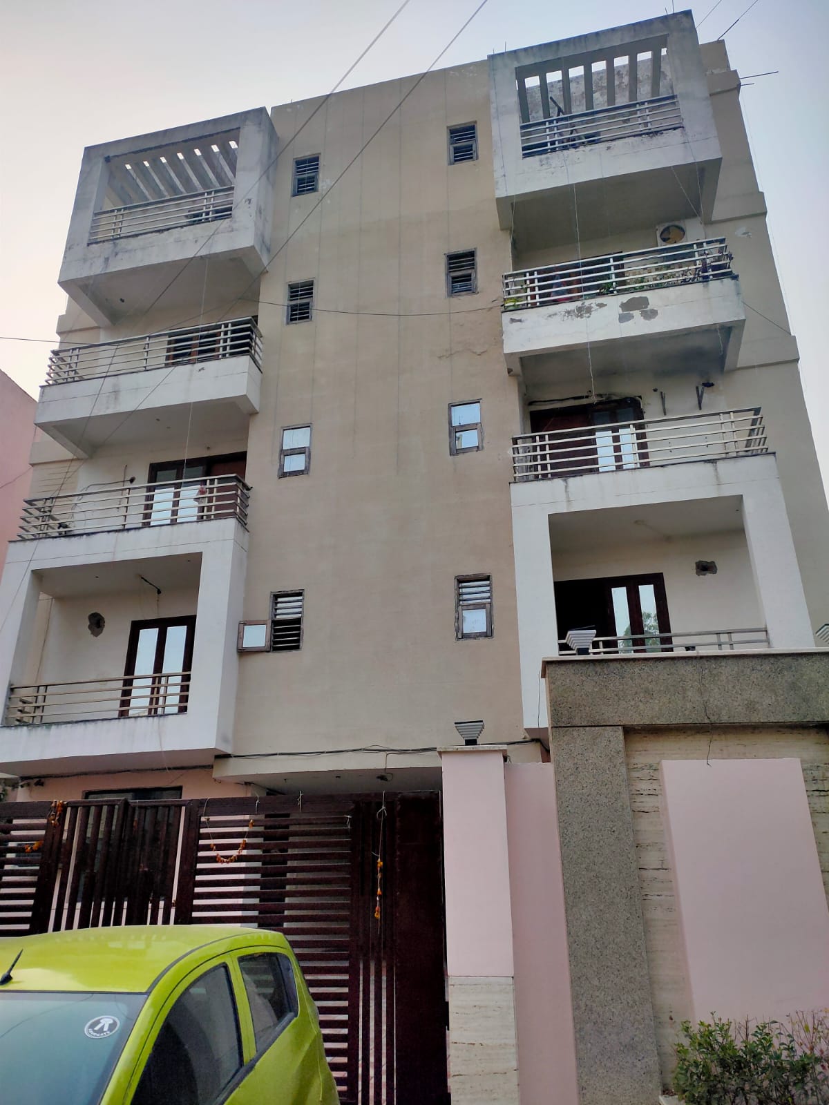 Flat for sale in Agra — photo 1