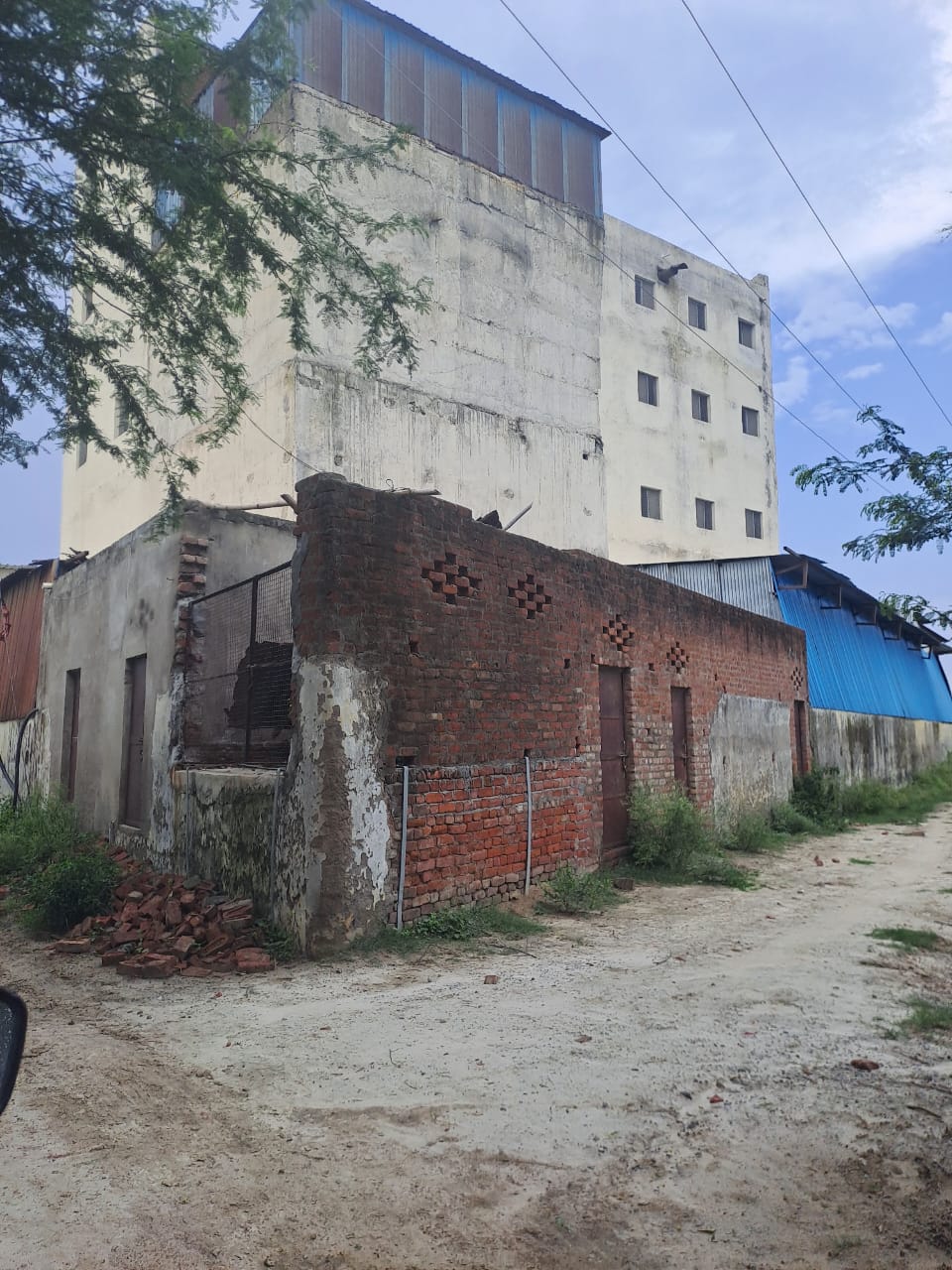 Shed with Plant and Machinery for sale in Awagarh — photo 8