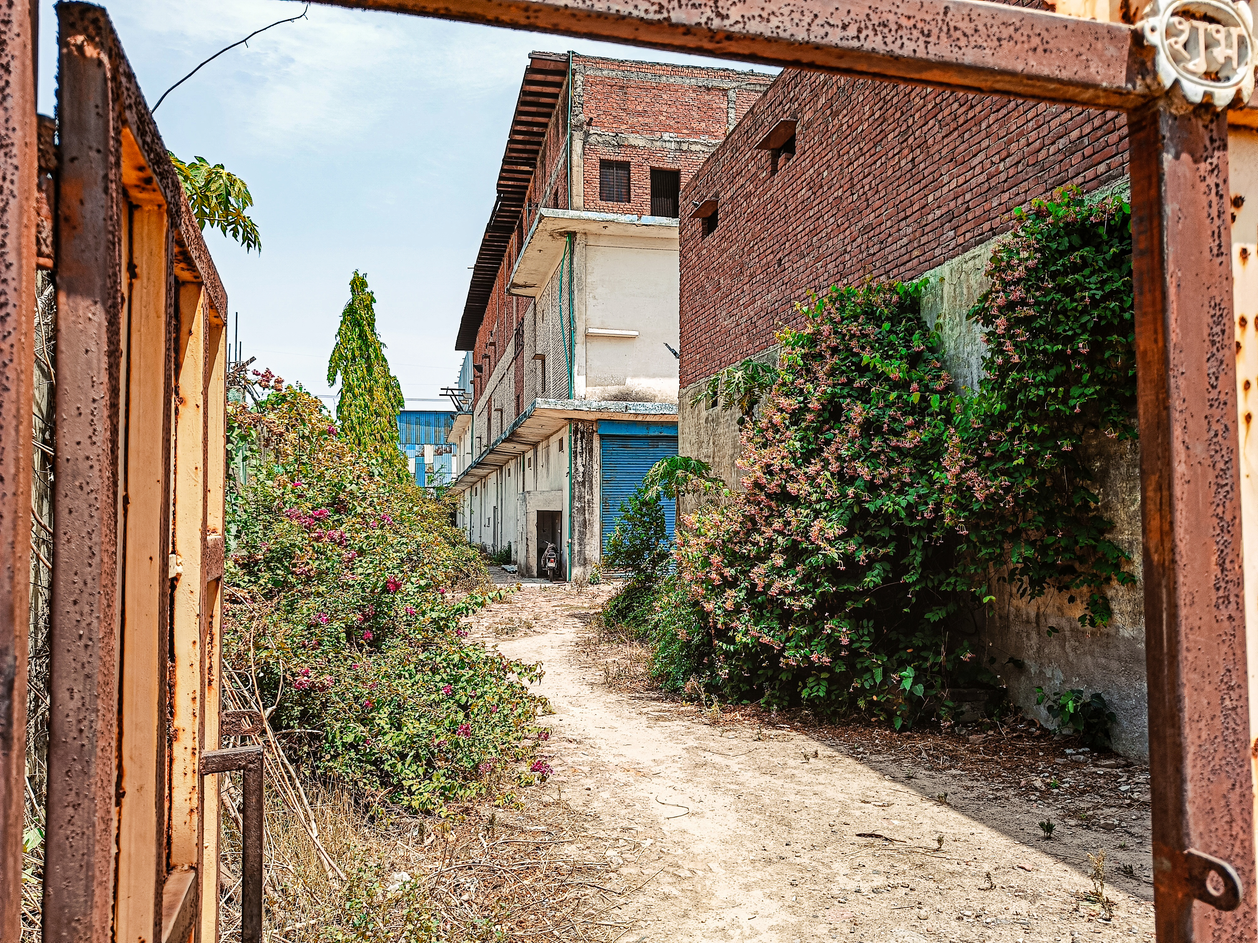 Shed with Plant and Machinery for sale in 27°39'37.36"N 78° 4'27.11"E Garhi Tamana — photo 2