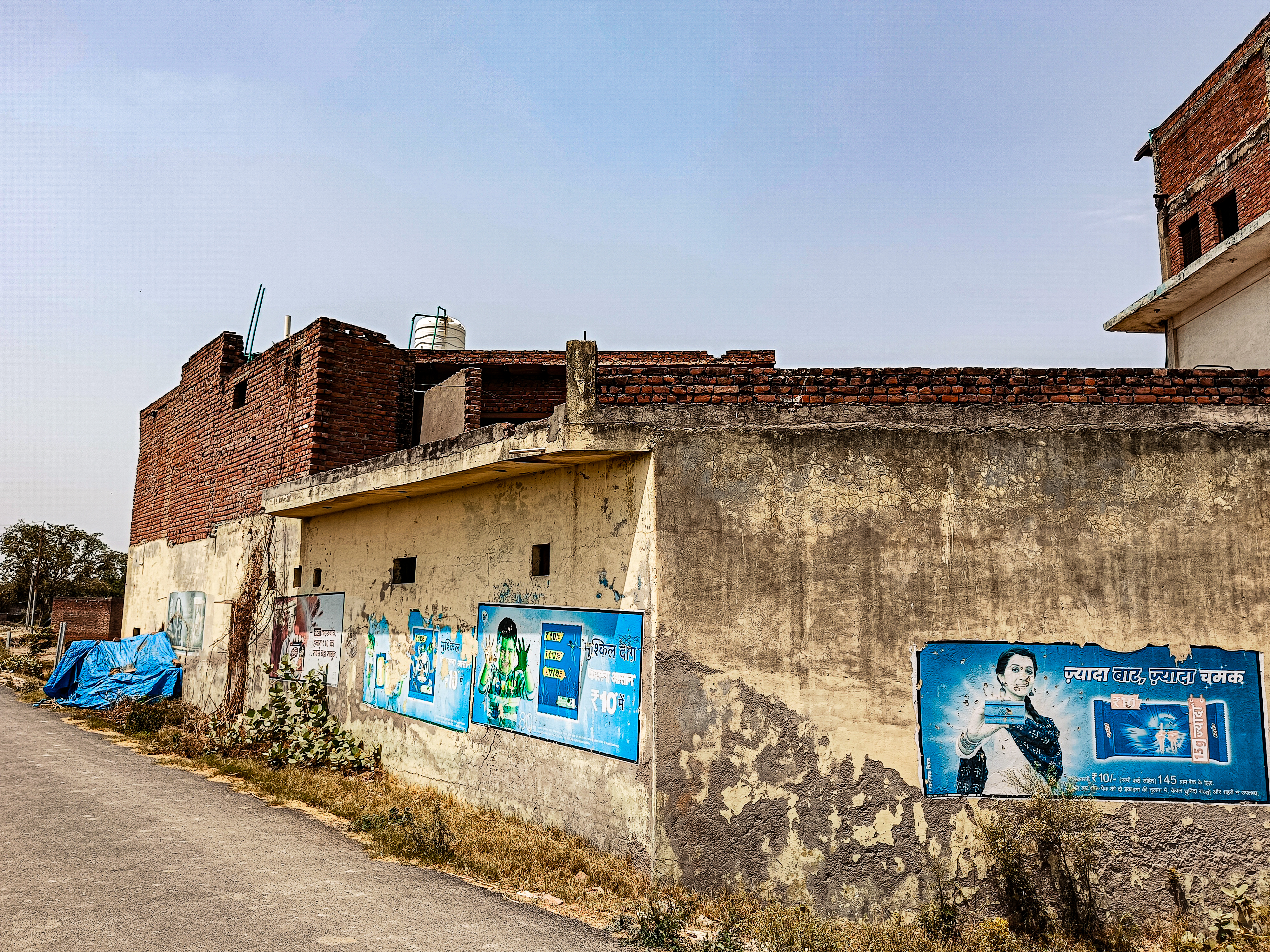 Shed with Plant and Machinery for sale in 27°39'37.36"N 78° 4'27.11"E Garhi Tamana — photo 1