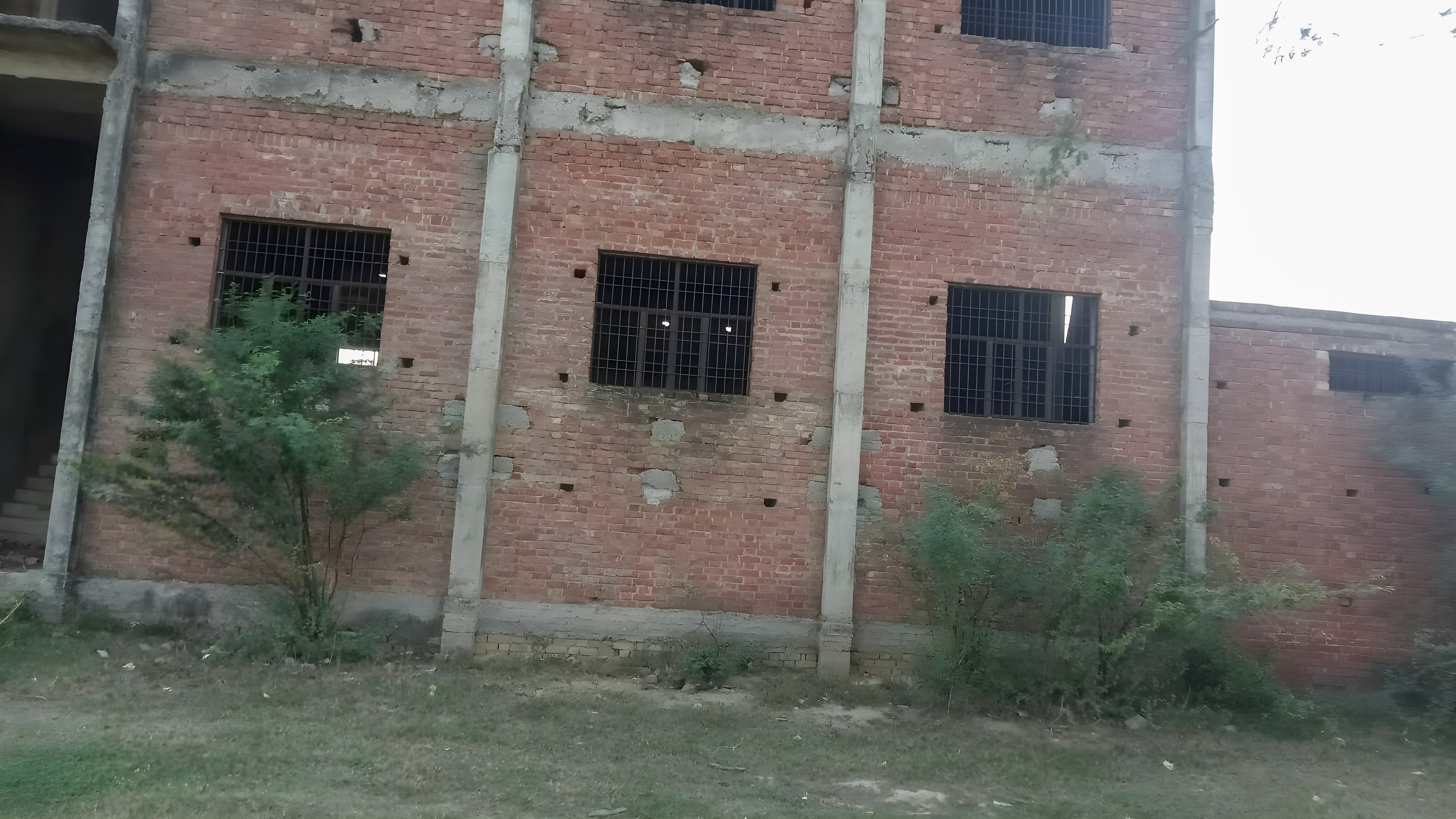 Godowns for sale in Jasrana — photo 15