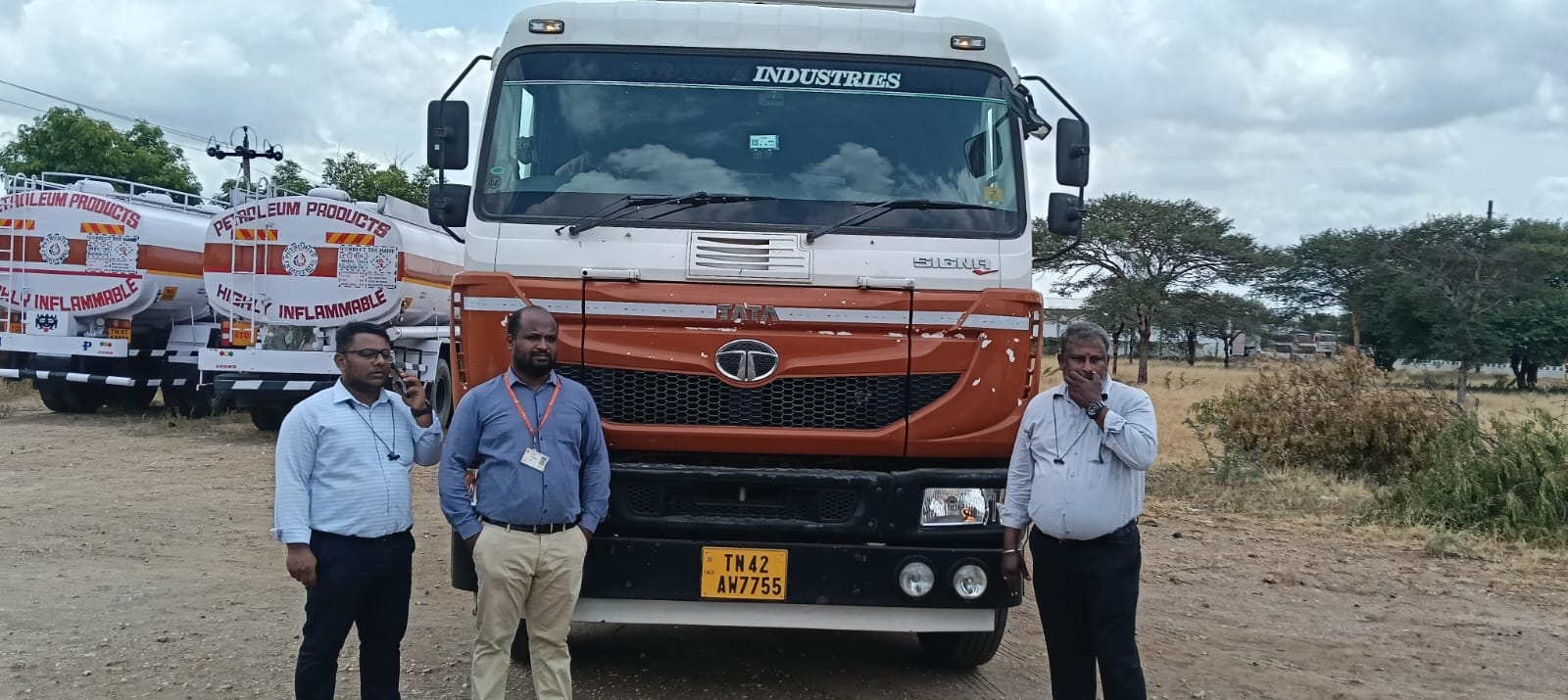2023 Tata TATA SIGNA 4830 BS VI 10X2 Truck 57184 km 3 years for sale in kannanpalayam Kannampalayam — photo 2