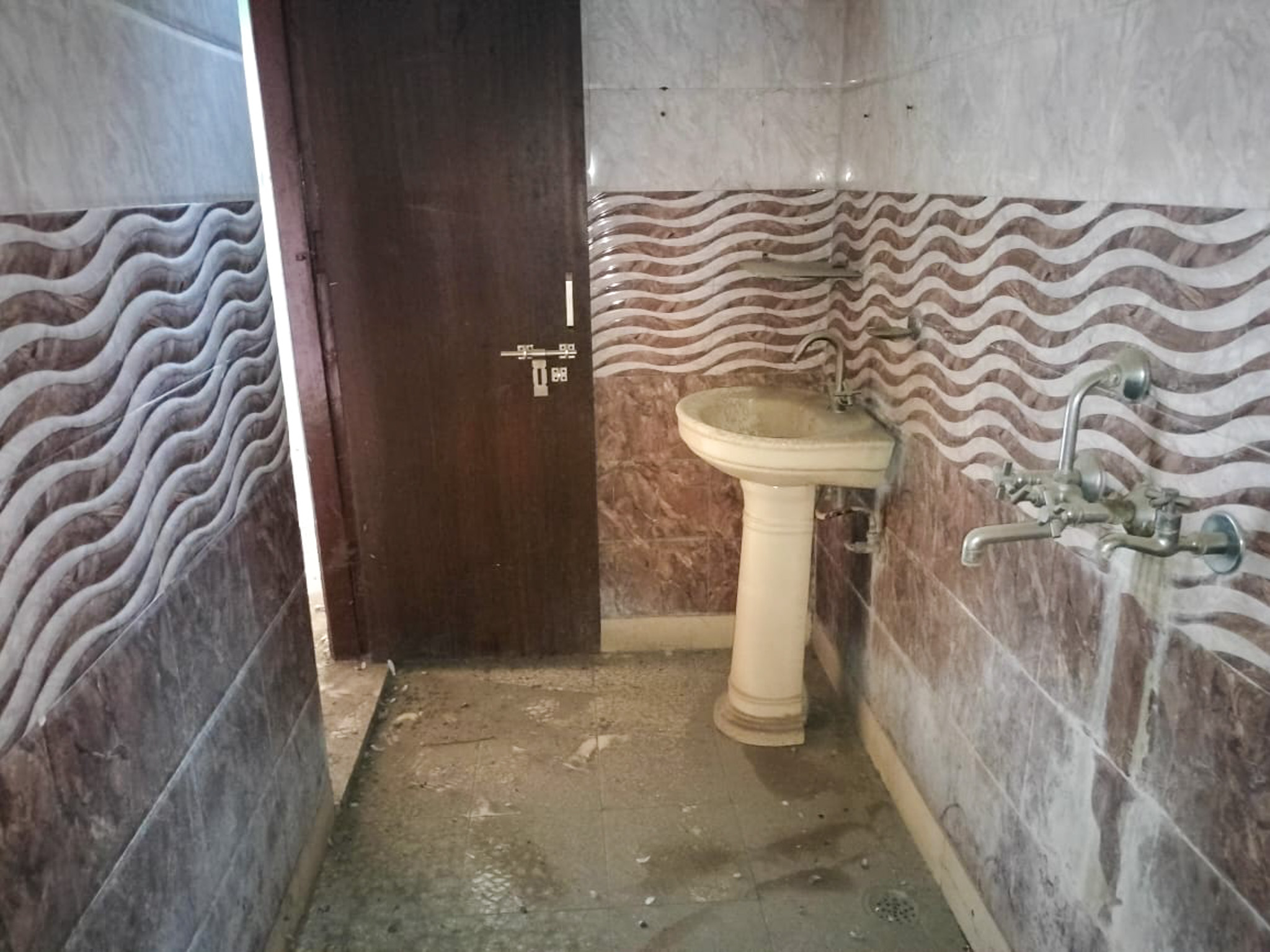 1050 square feet Flat for sale in Rishi nagar baghpat road meerut Meerut — photo 15