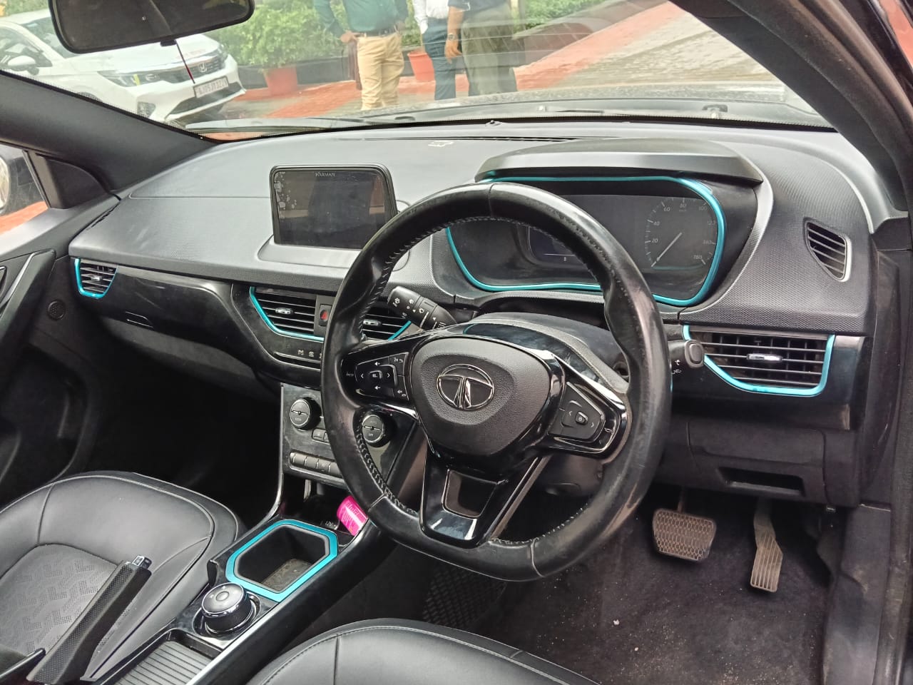 2022 Tata Nexon EV XZ+ SUV 165240 km 4 years for sale in VERVE RECOVERY AGENCY Surat — photo 1