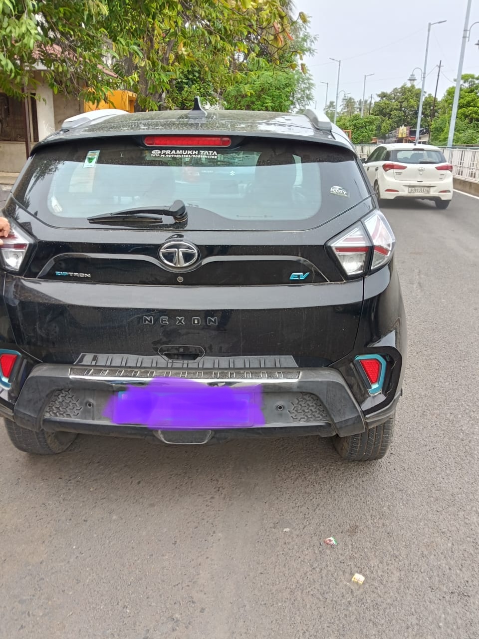 2022 Tata Nexon EV XZ+ SUV 165240 km 4 years for sale in VERVE RECOVERY AGENCY Surat — photo 3