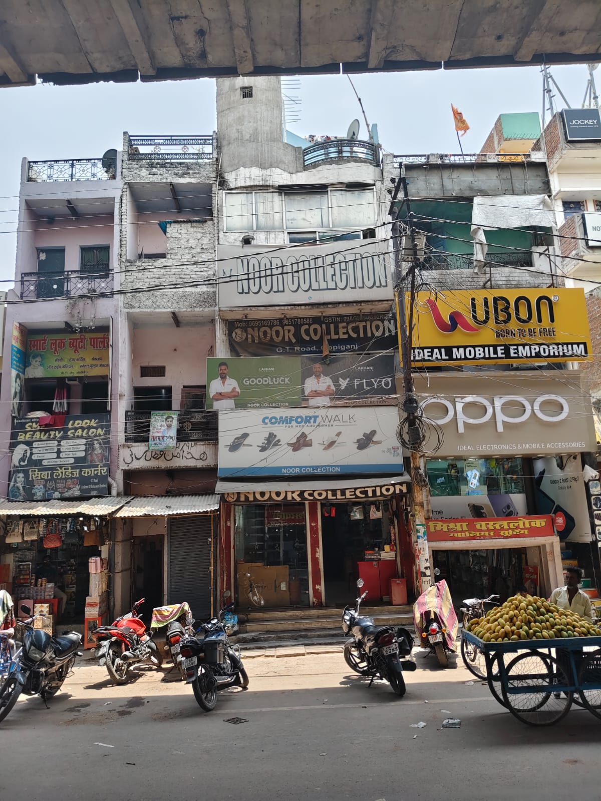 624 square feet Shops for sale in Gopi Ganj — photo 2