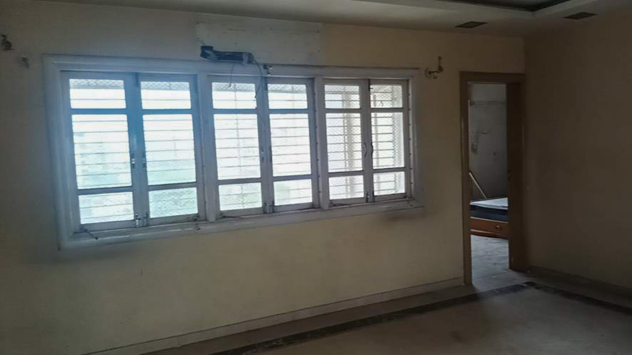 4 BHK Flat for sale in SURYA ENCLAVE, Surya Enclave Apartment Opp Bank of Baroda, City Light Road,Surat Chalthan — photo 4