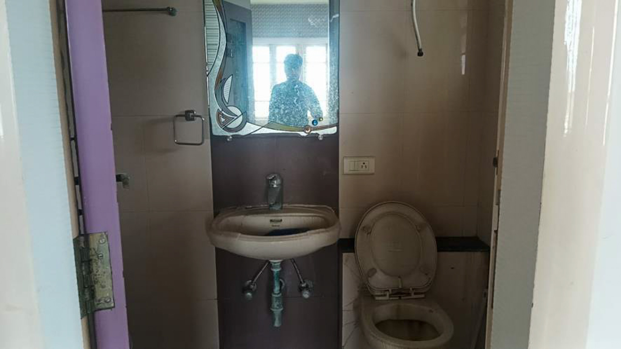 4 BHK Flat for sale in SURYA ENCLAVE, Surya Enclave Apartment Opp Bank of Baroda, City Light Road,Surat Chalthan — photo 10