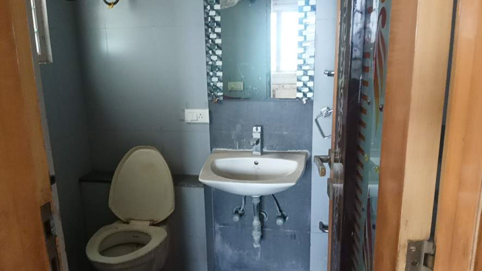 4 BHK Flat for sale in SURYA ENCLAVE, Surya Enclave Apartment Opp Bank of Baroda, City Light Road,Surat Chalthan — photo 16