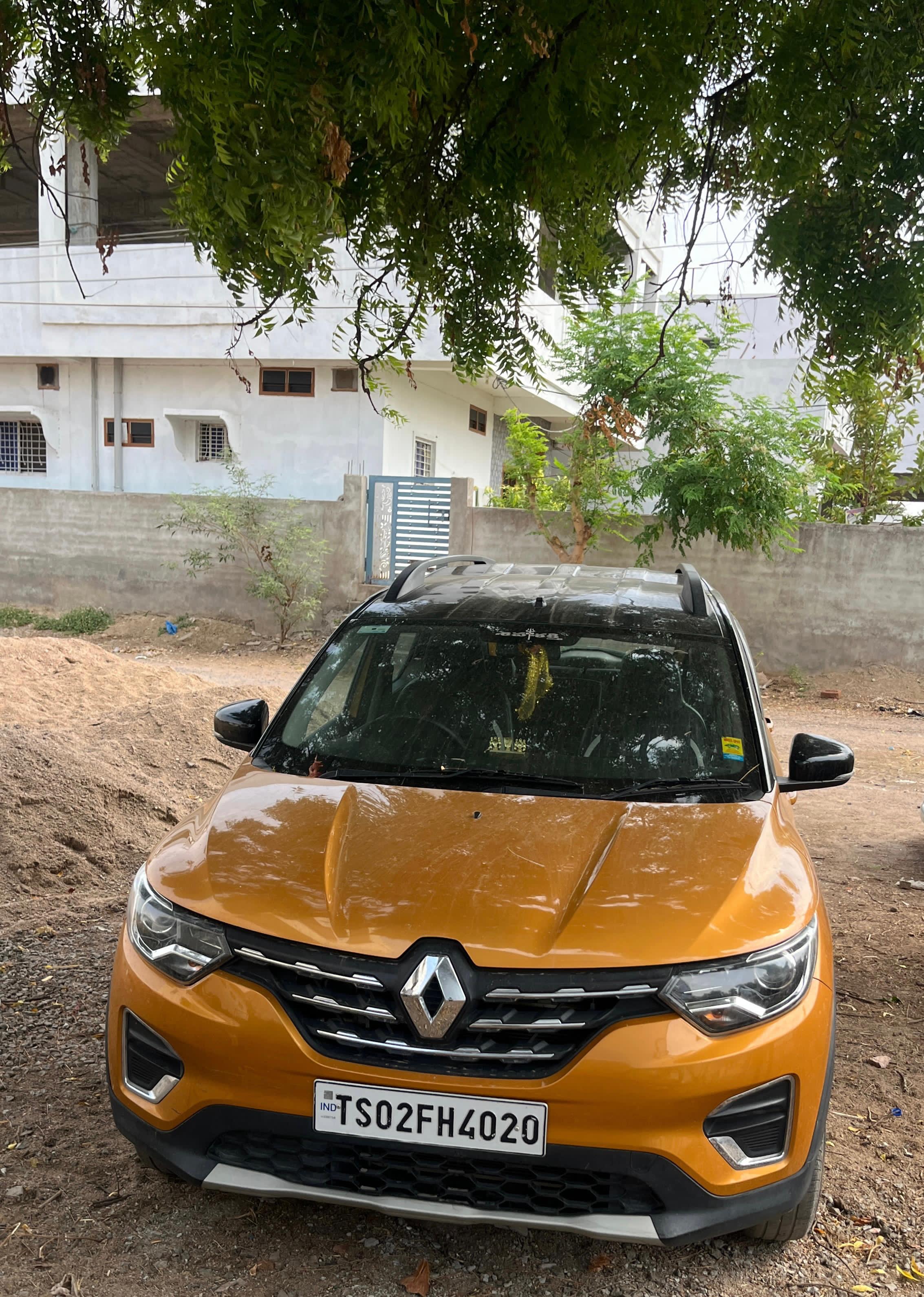 RENAULT TRIBER RXZ PETROL MT 1.0L ECE BSVI for sale in Karimnagar