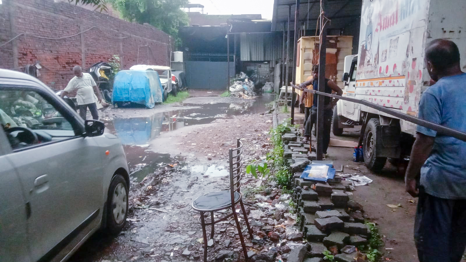 1080.9 square yard Industrial Plot with Factory Building for sale in FAZALGANJ Kanpur — photo 1