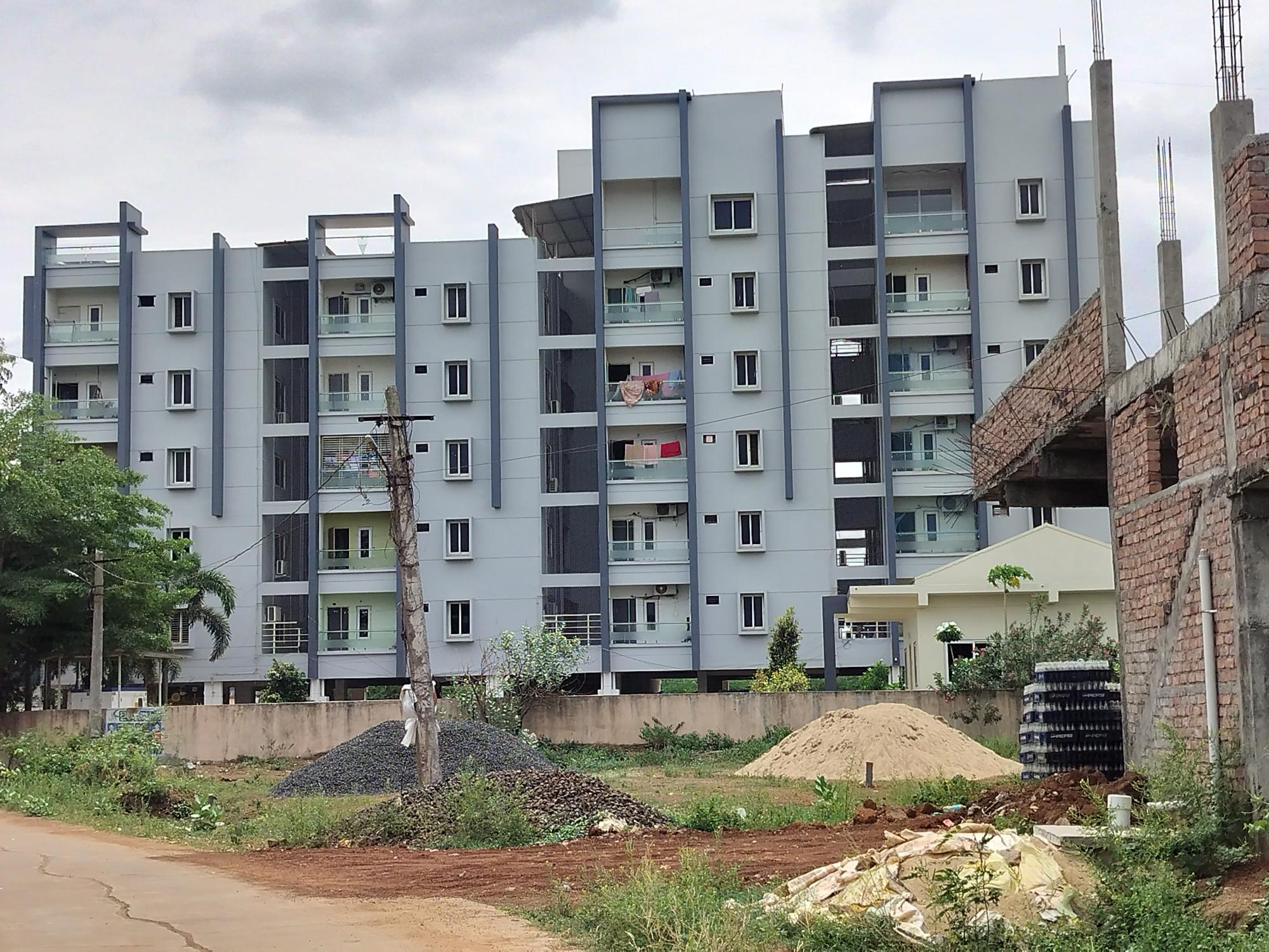 1350 square feet Flat for sale in BHIMADOLE Bhimavaram — photo 2