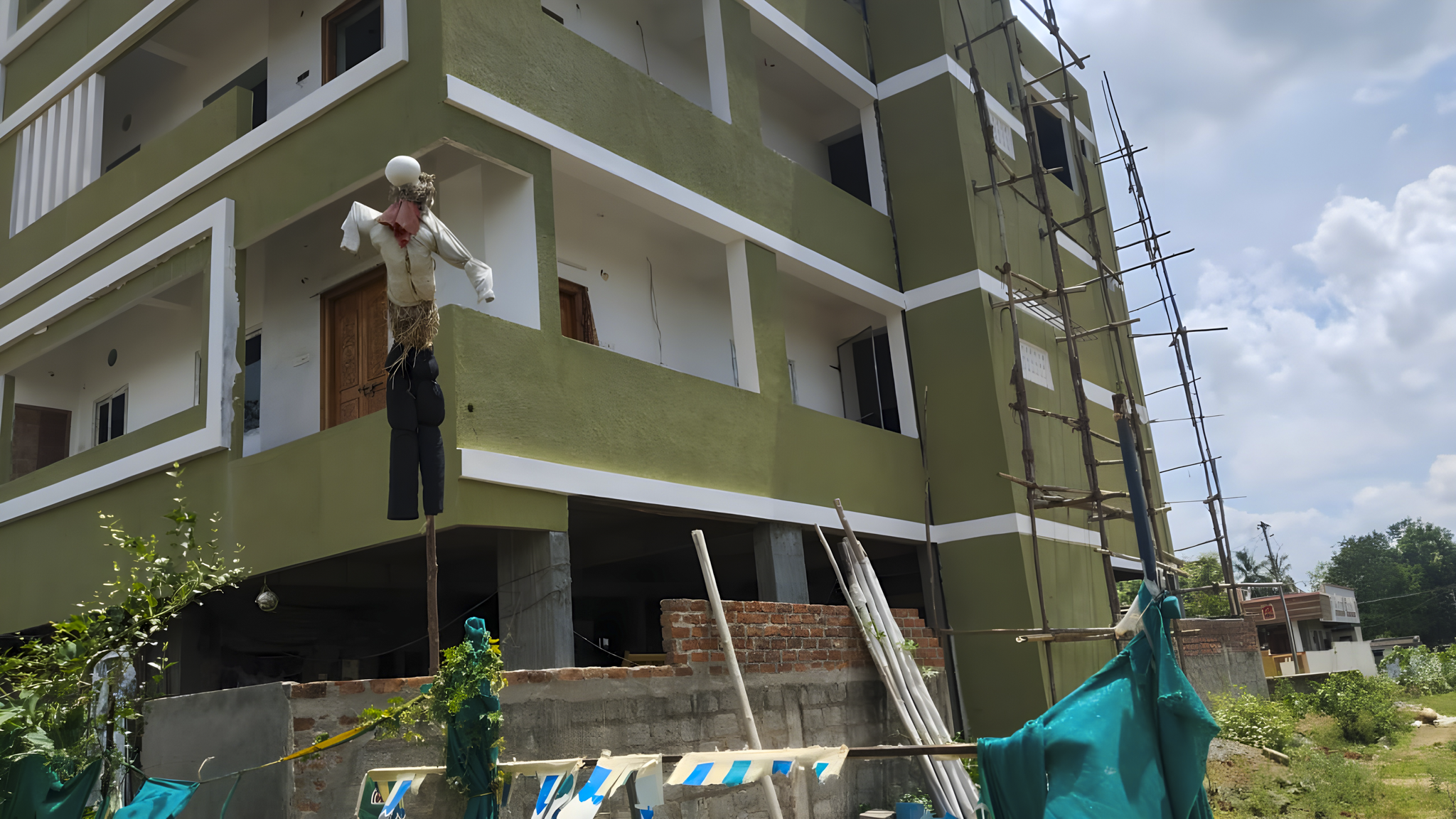 6600 square feet Individual House for sale in Residential individual house admeasuring 304 sq.yds at Nuzvid, nuzvid Nuzvid