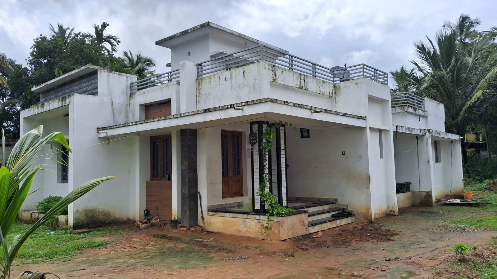 122.26 square meter Individual House for sale in PAZHAYANTHARA PERUMKUNNAM TENKURISSI PALAKKAD KUZHALMANNAM-I — photo 1