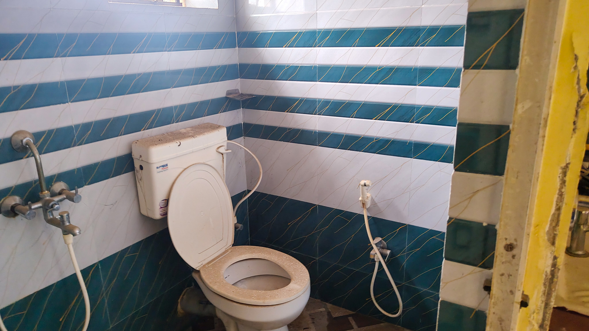 750 square feet Flat for sale in Kolkata — photo 3