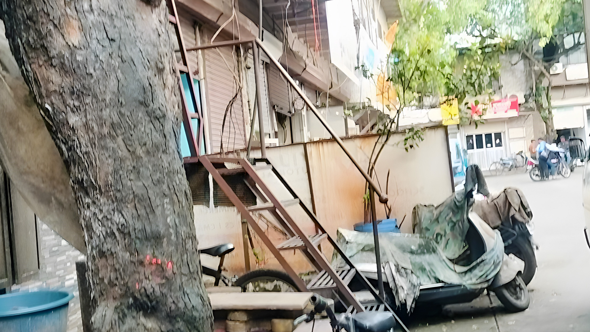 450 square feet Shops for sale in Mumbai — photo 1