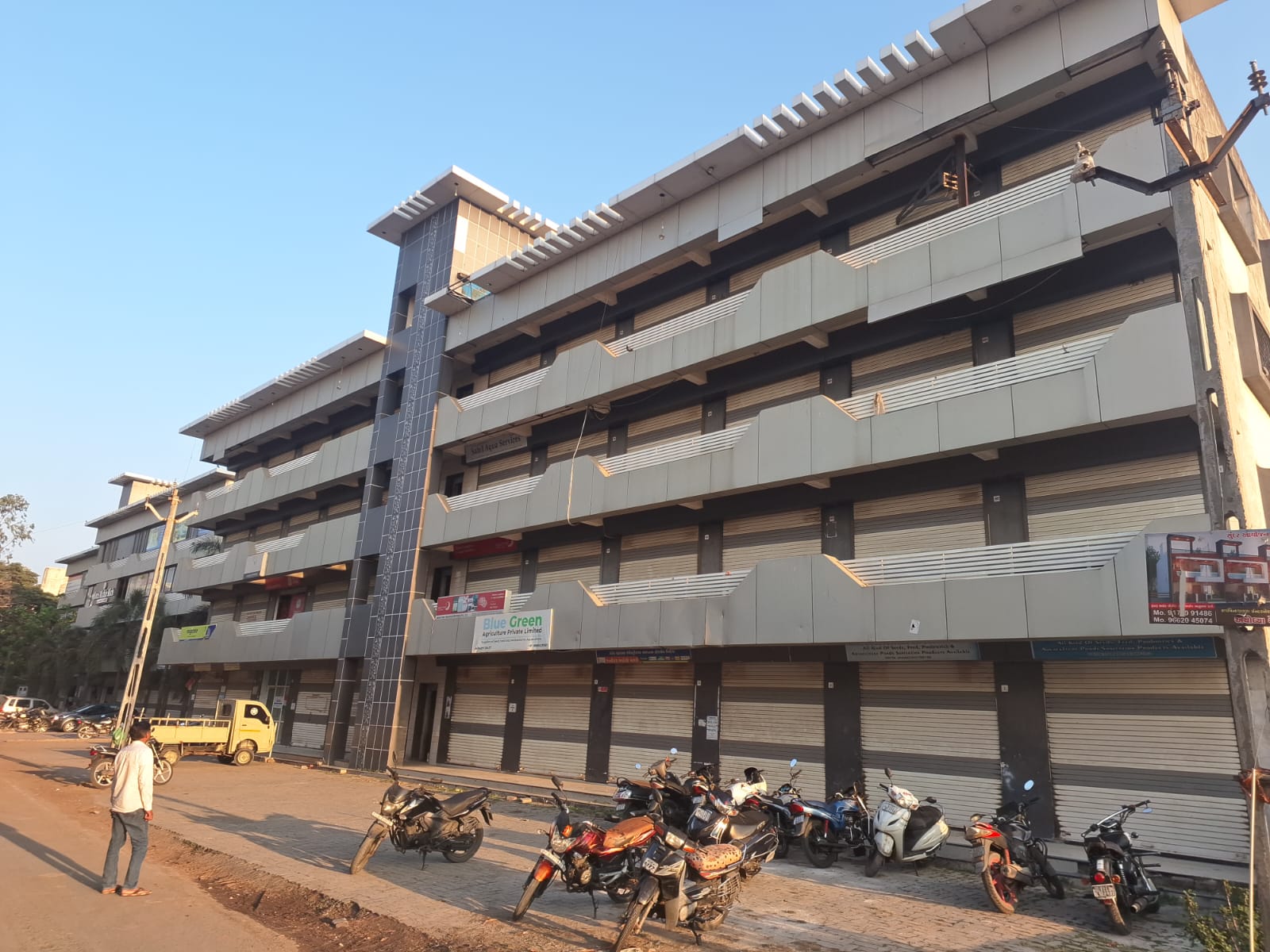 766 square feet Shops for sale in Navsari — photo 3