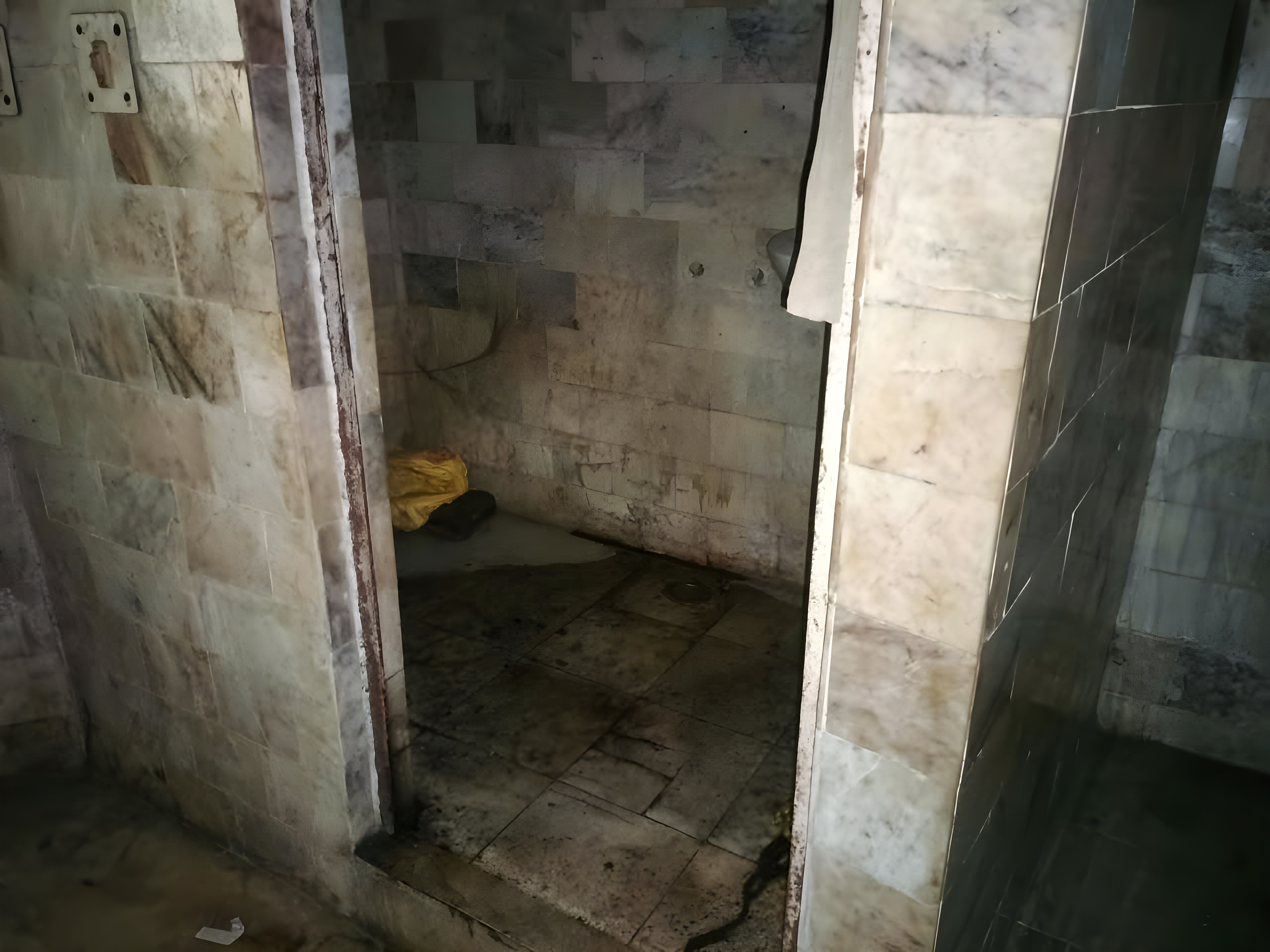 1909 square feet Shops for sale in New Delhi — photo 8