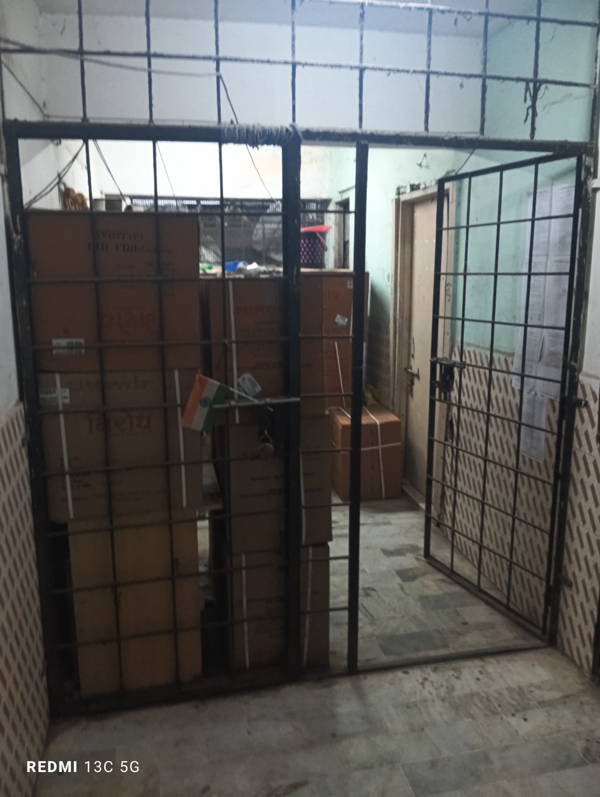 Office for sale in Surat — photo 2