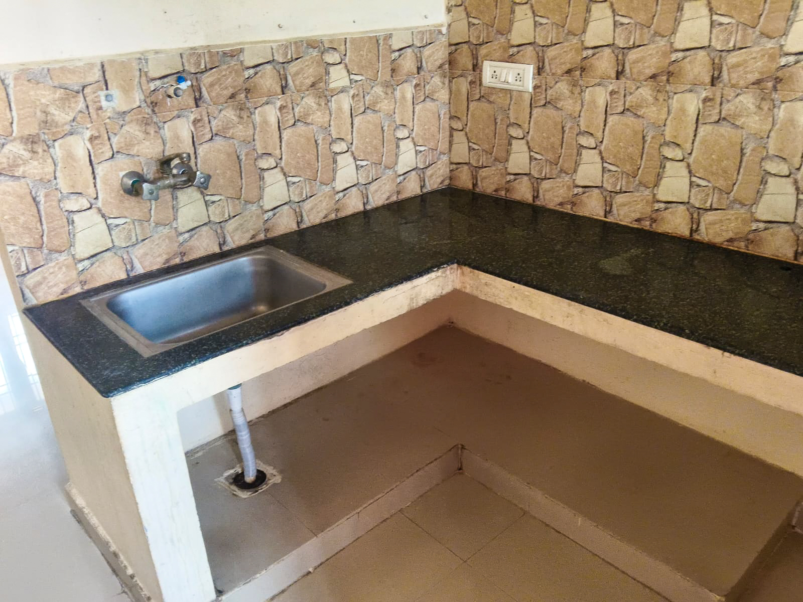 2 BHK Flat for sale in YBM ROYAL PRINCE, KORATTUR Chennai — photo 5