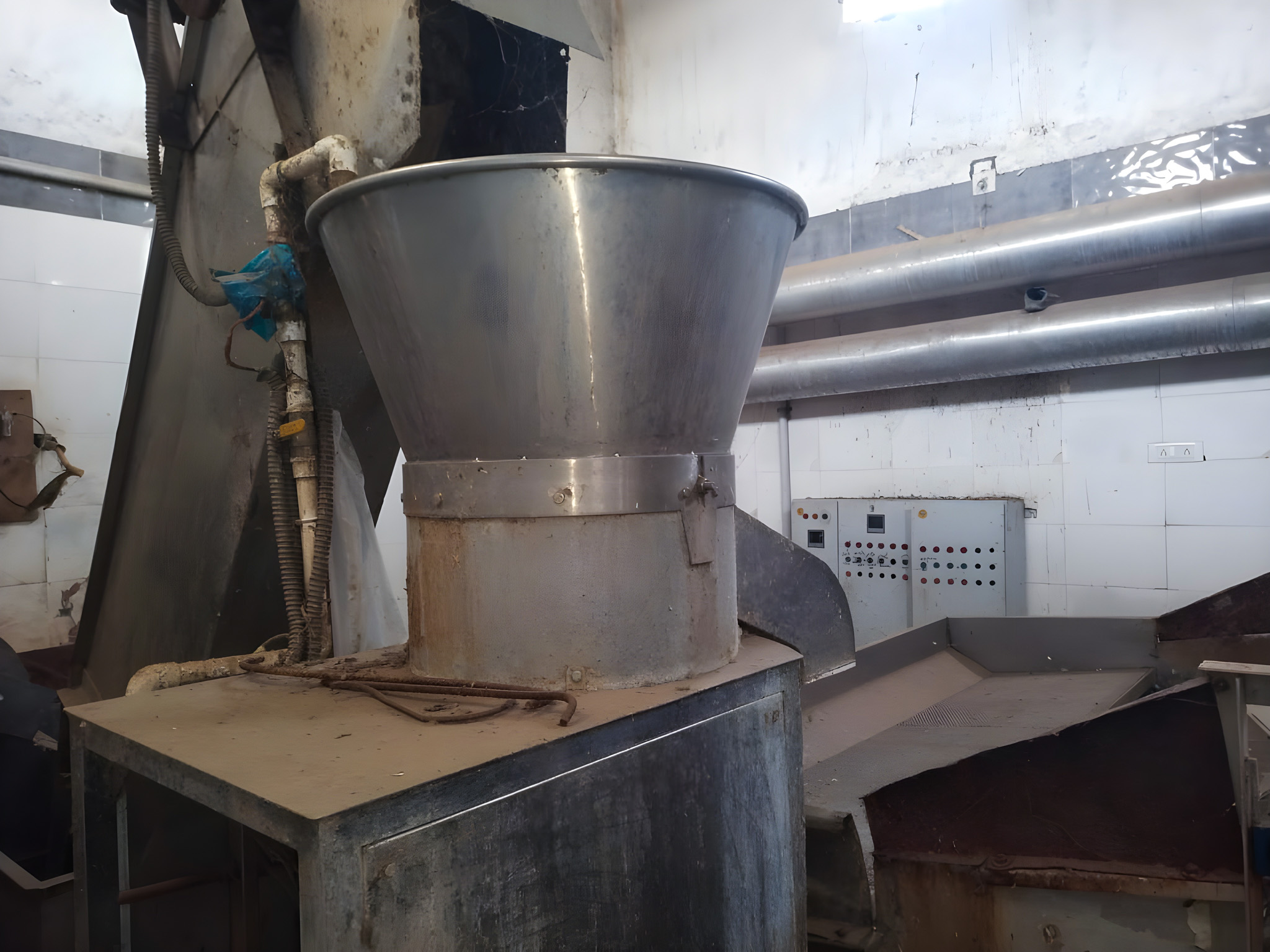 1120.6 square meter Industrial Plot with Factory Building for sale in R P FOOD, DUDHALA Katpar — photo 2