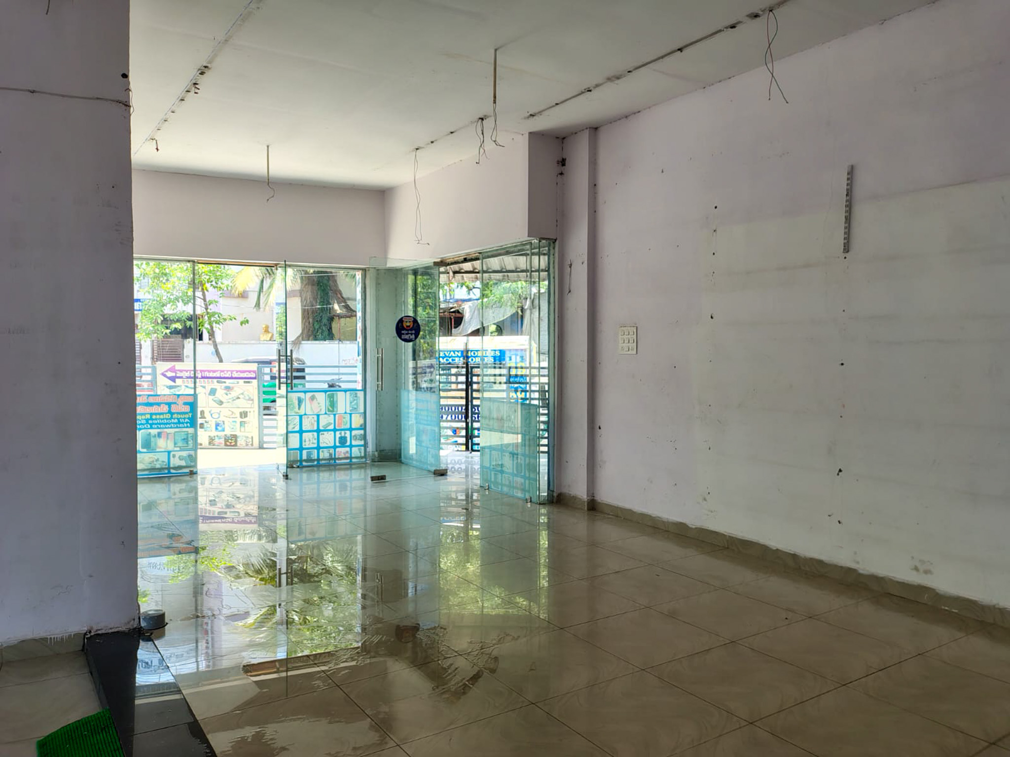 305 square yard Shops for sale in ELURU ROAD, GUNADALA, VIJAYAWADA Vijayawada — photo 6
