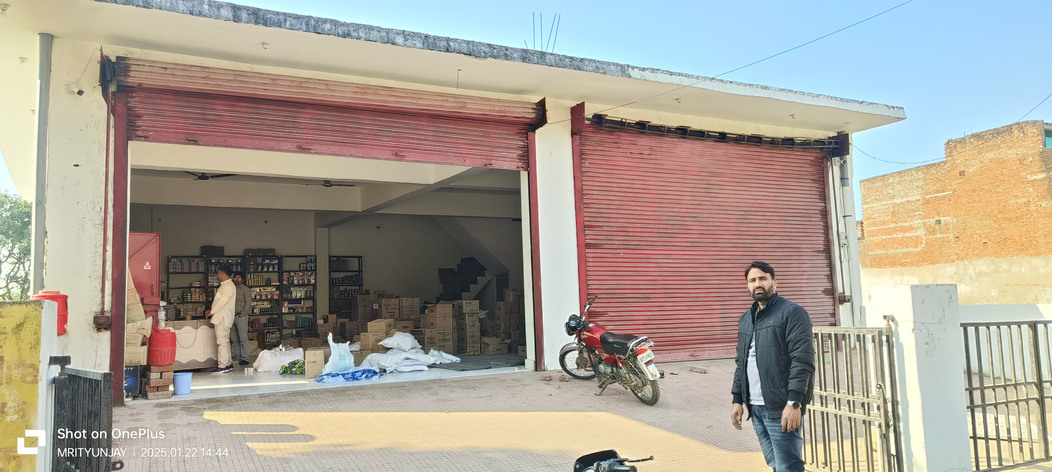 Shops for sale in Jhinjhak — photo 1