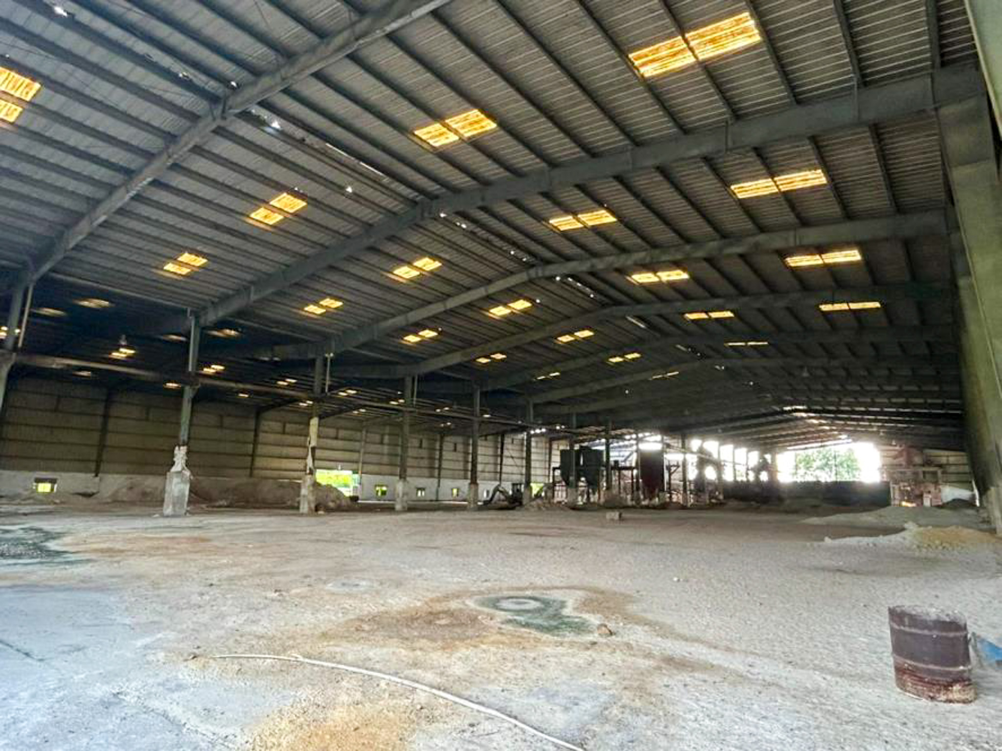 Shed with Plant and Machinery for sale in Chanukya Cement Factory — photo 2