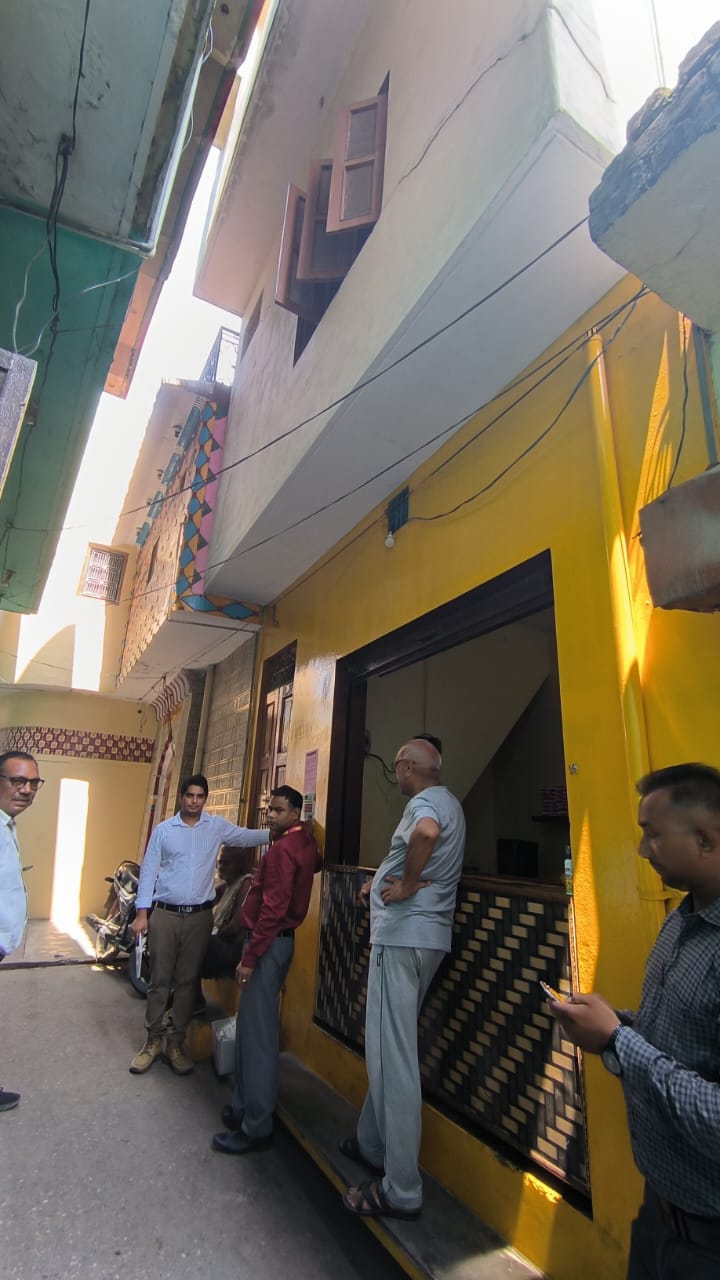 14 square meter Shops for sale in Afzalgarh — photo 1