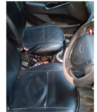 2014 Ford Figo Titanium 1.2 Ti-VCT Hatchback 120000 km 12 years for sale in UCO BANK, ZONAL OFFICE Hyderabad — photo 5