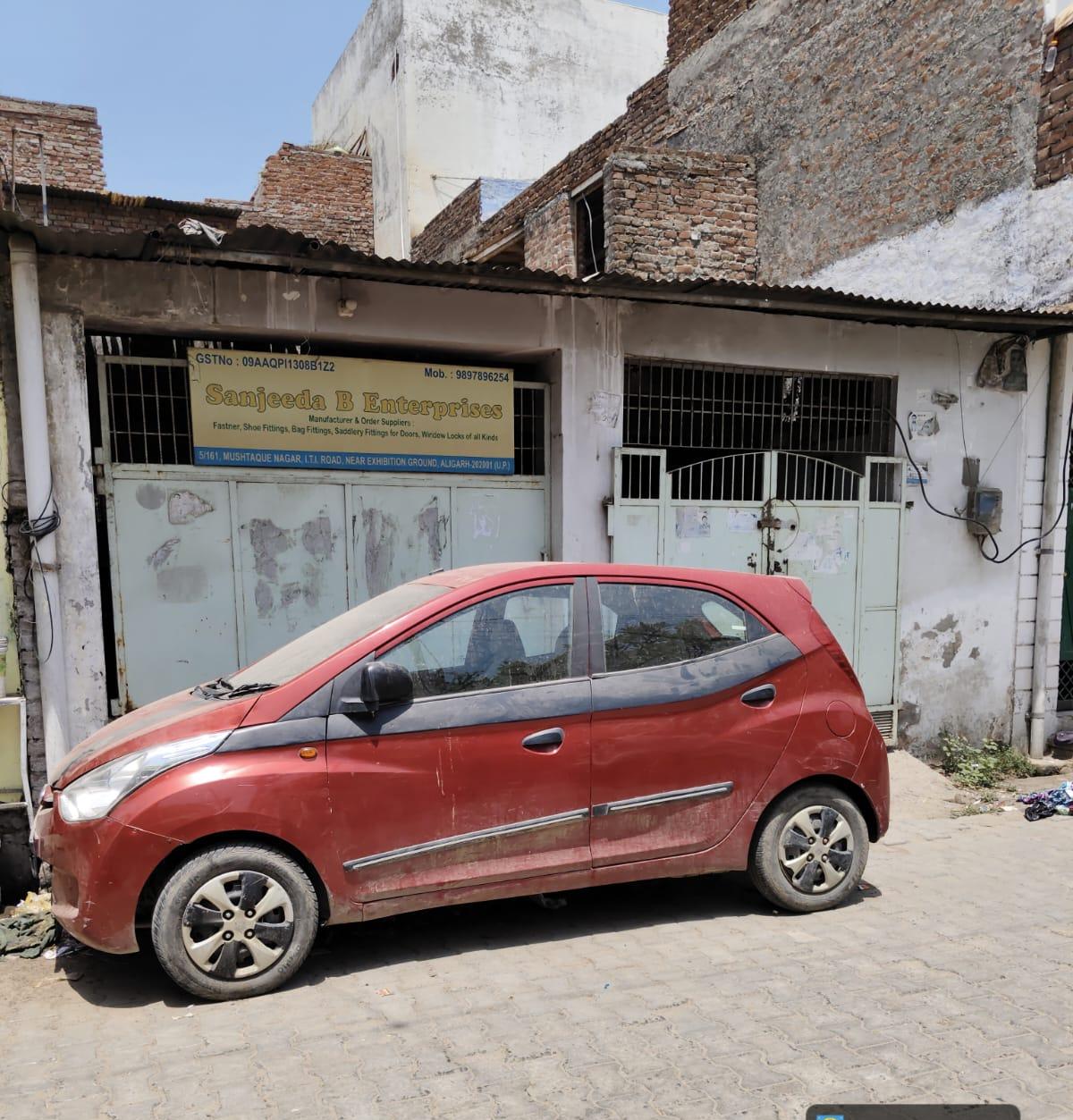 950 square feet Individual House for sale in Mushtaq Nagar Aligarh — photo 1