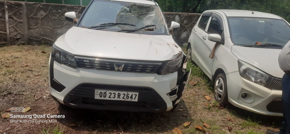 2024 Mahindra XUV400 EC Pro SUV 28000 km 2 years for sale in SBI RASMEC, ROURKELA Rourkela — photo 2